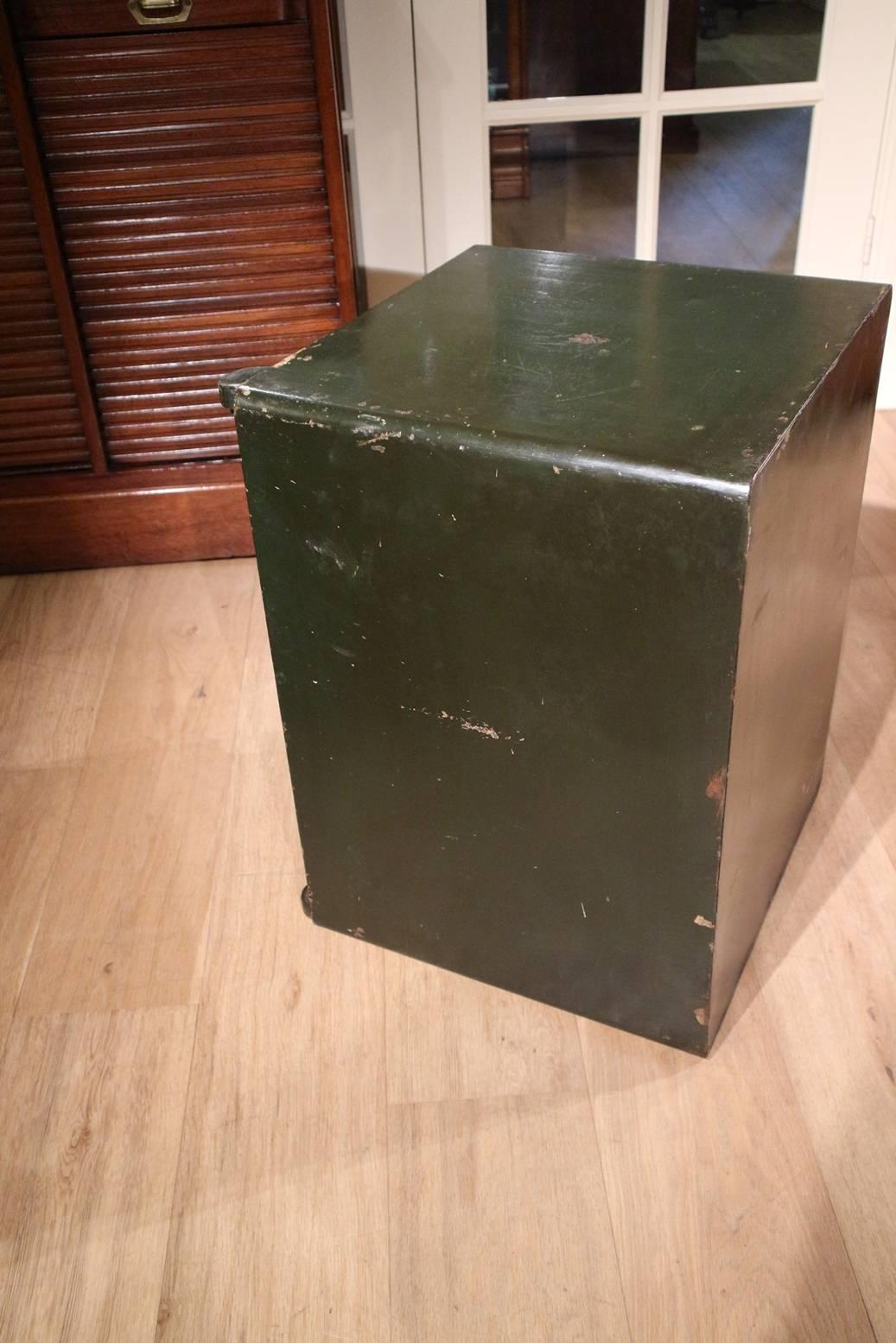Antique coffre-fort anglais 2