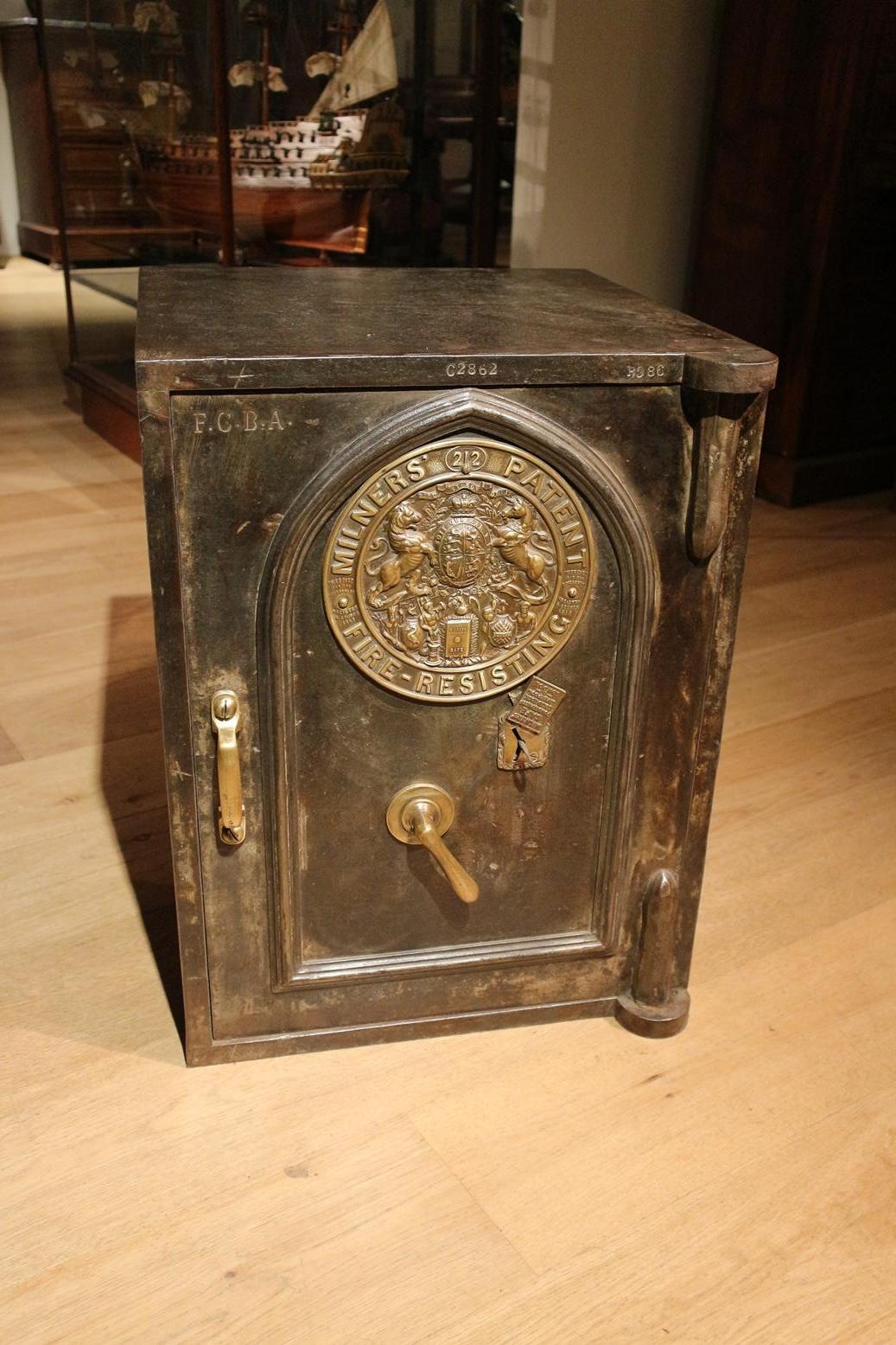 Beautiful antique English safe entirely in original condition and well-working lock. Beautiful aged look It is a safe from the Milner company from Liverpool & London. The special thing about this safe is that it has a powder proof solid lock. This