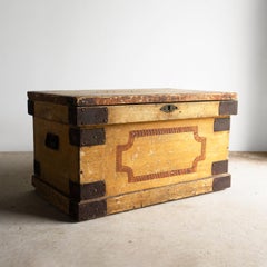 Antique English Scumble Painted Pine Storage Chest In Original Paint, 19Th C