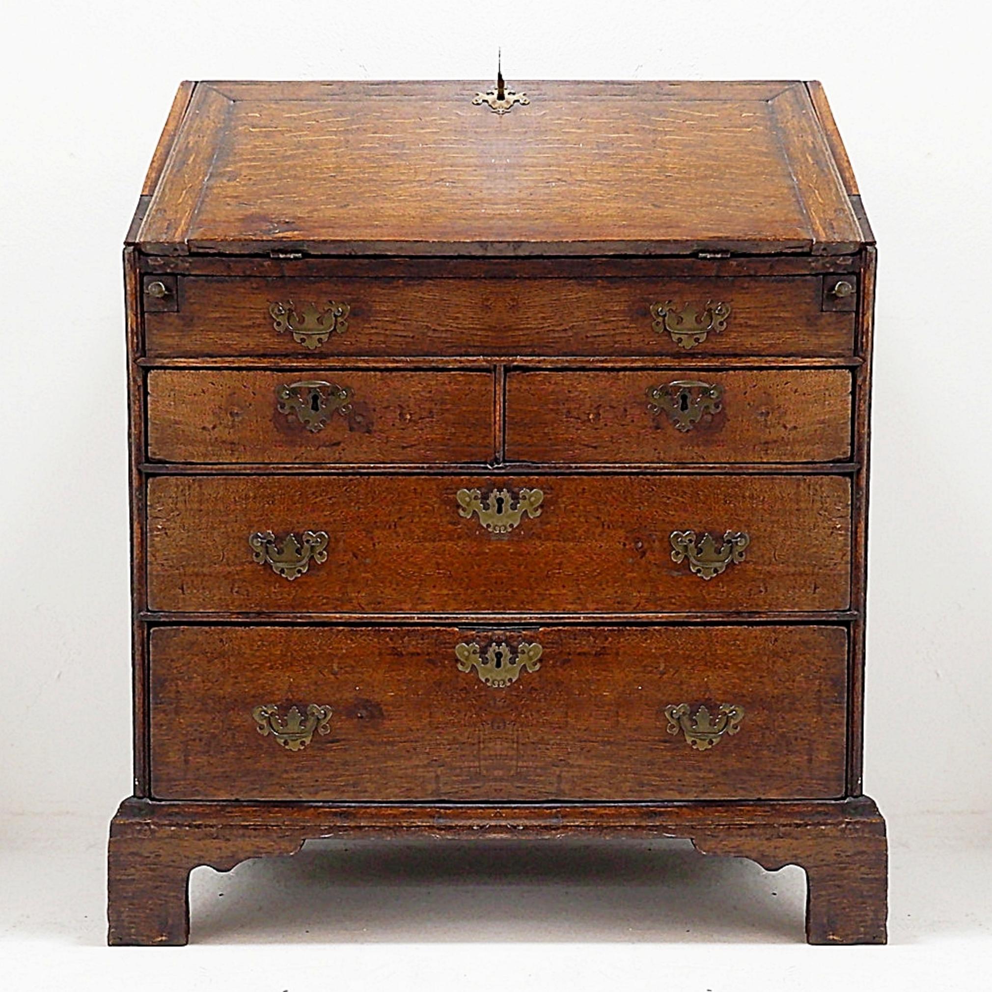 Antiker englischer Sekretär, 18. Jahrhundert im Angebot 3