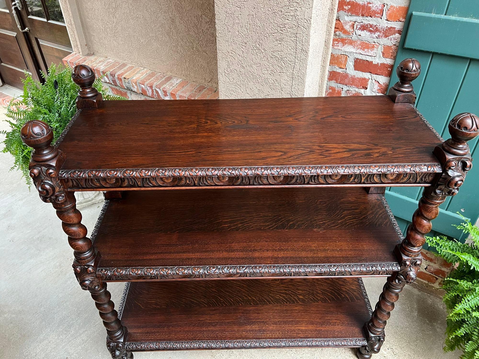 Fine XIX secolo Antica credenza server inglese Barley Twist intagliata in Oak Renaissance Dumbwaiter in vendita