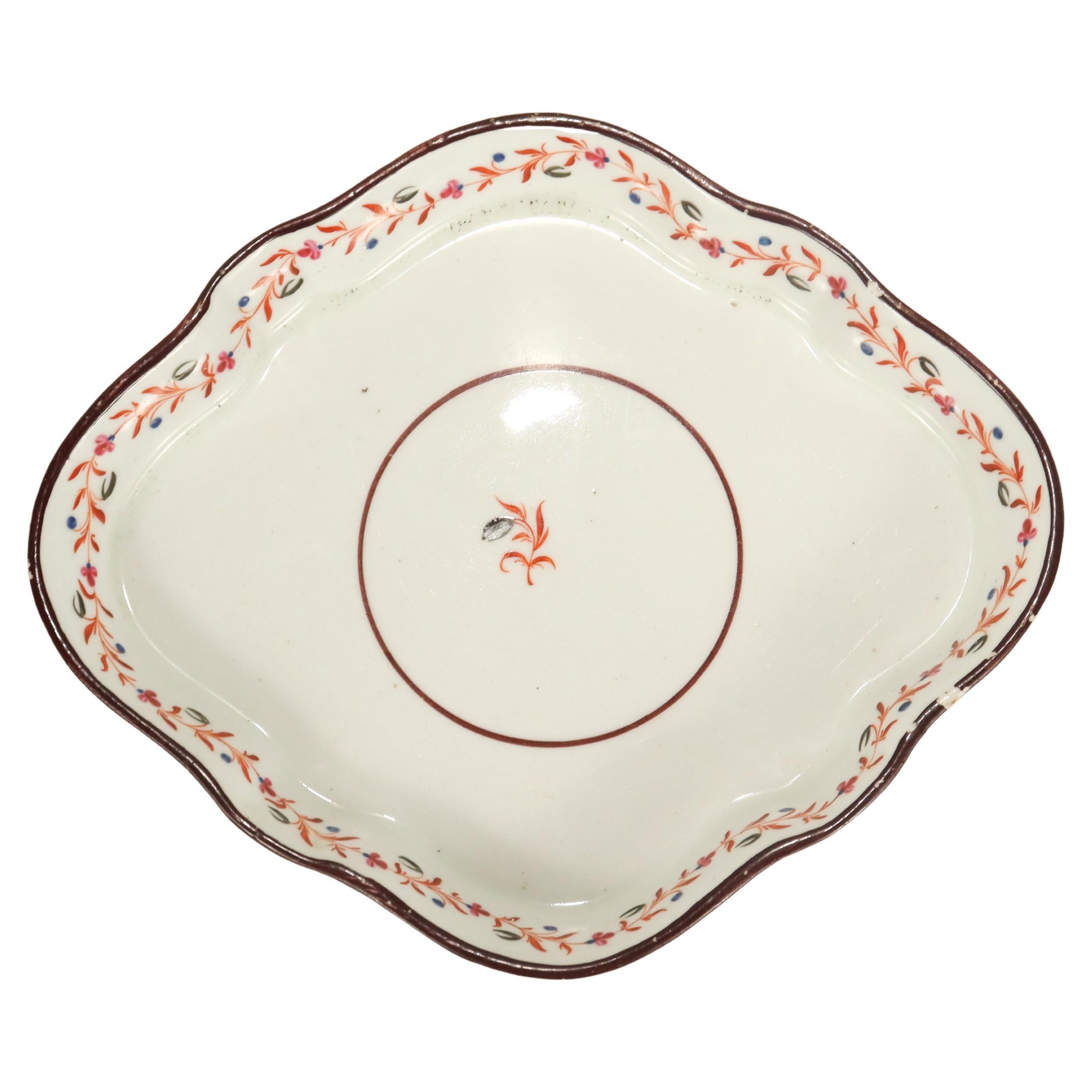 Ancien galet de thé en porcelaine de forme anglaise New Hall en vente