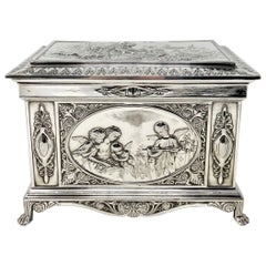Antiguo joyero con pie de plata inglesa de Sheffield, circa 1890.