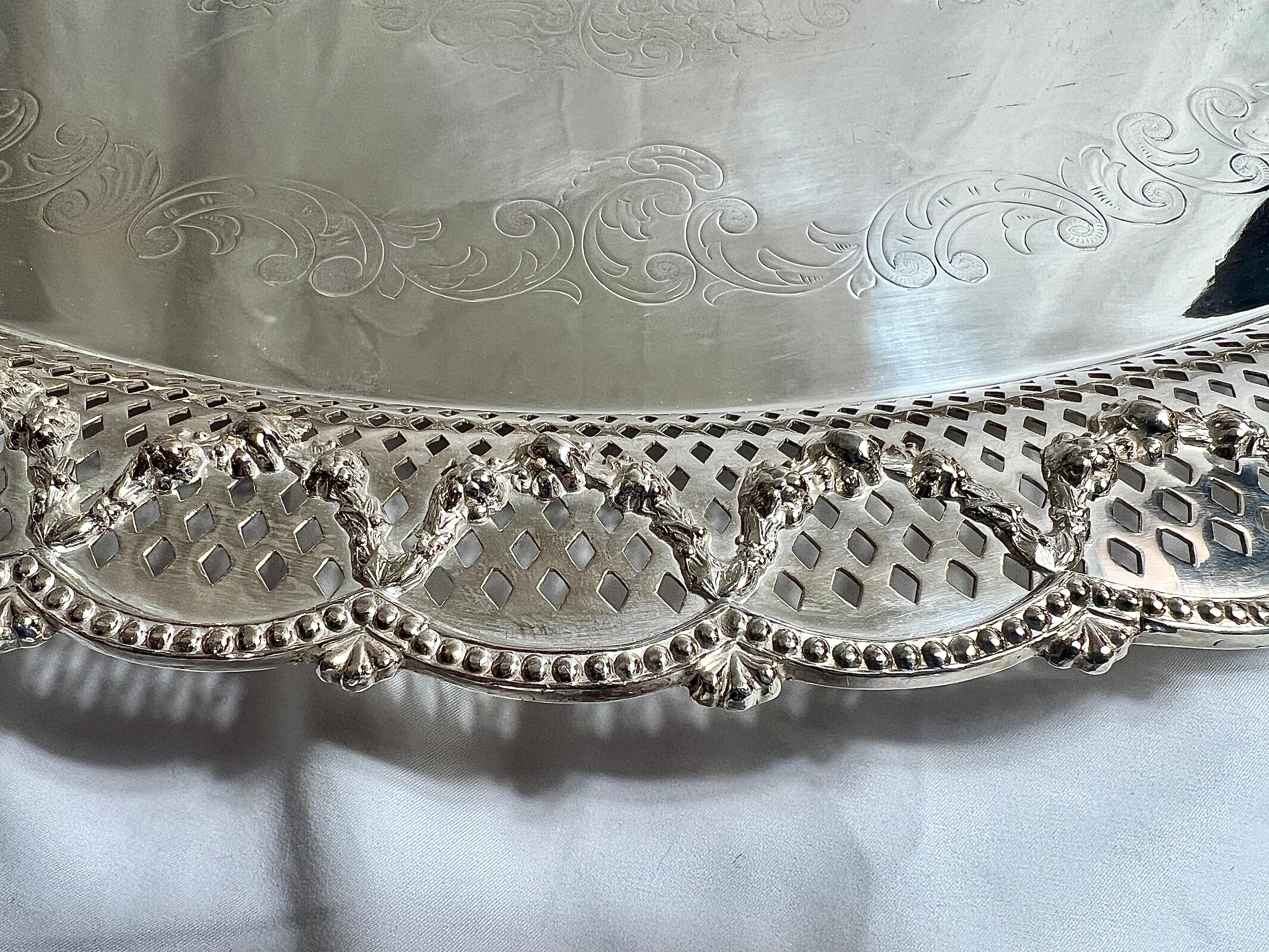 Antique English Sheffield Silver Footed Openwork Tray, Circa 1890. In Good Condition For Sale In New Orleans, LA