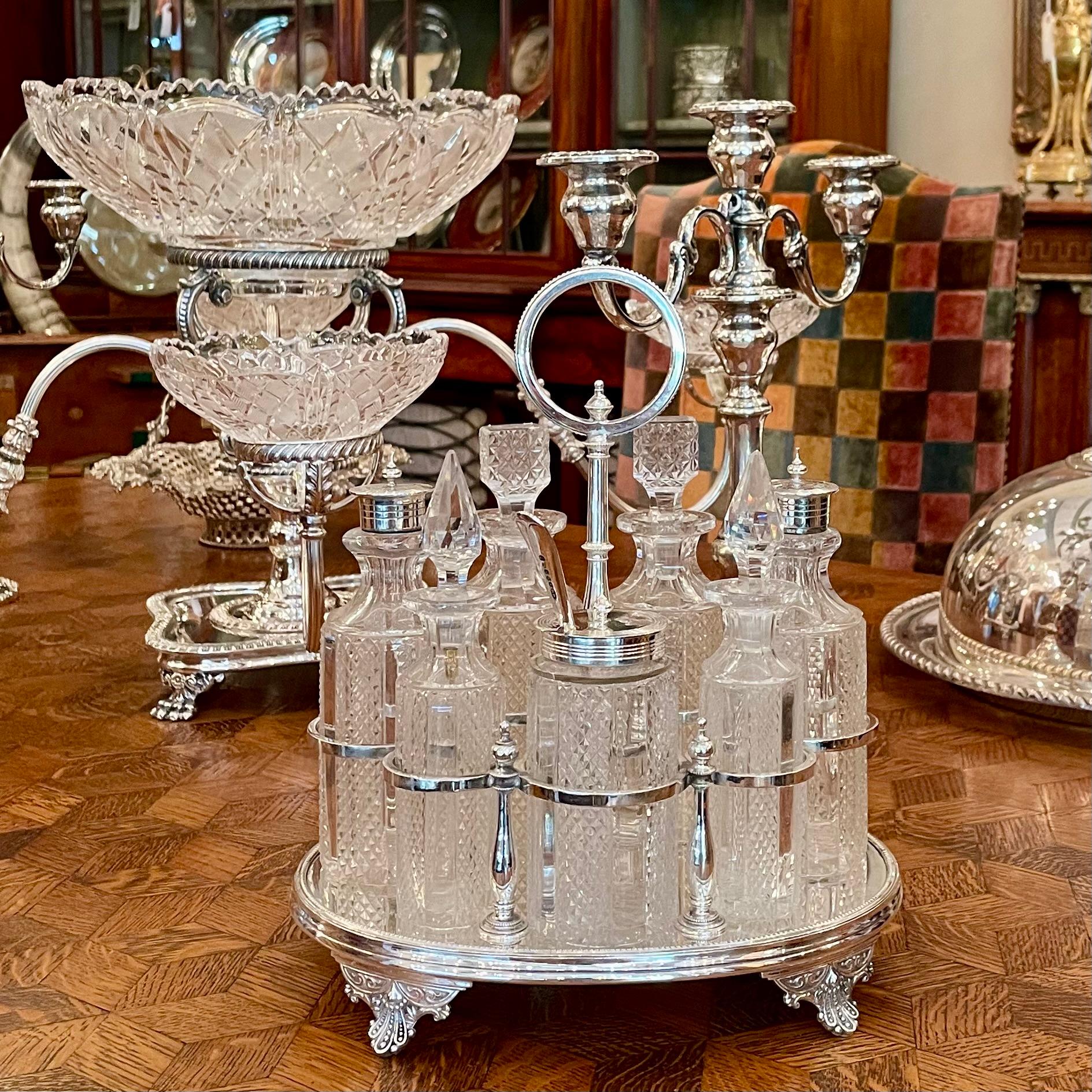 Antico set di ampolle a 6 bottiglie in argento e cristallo di Sheffield, circa 1880. in vendita 12