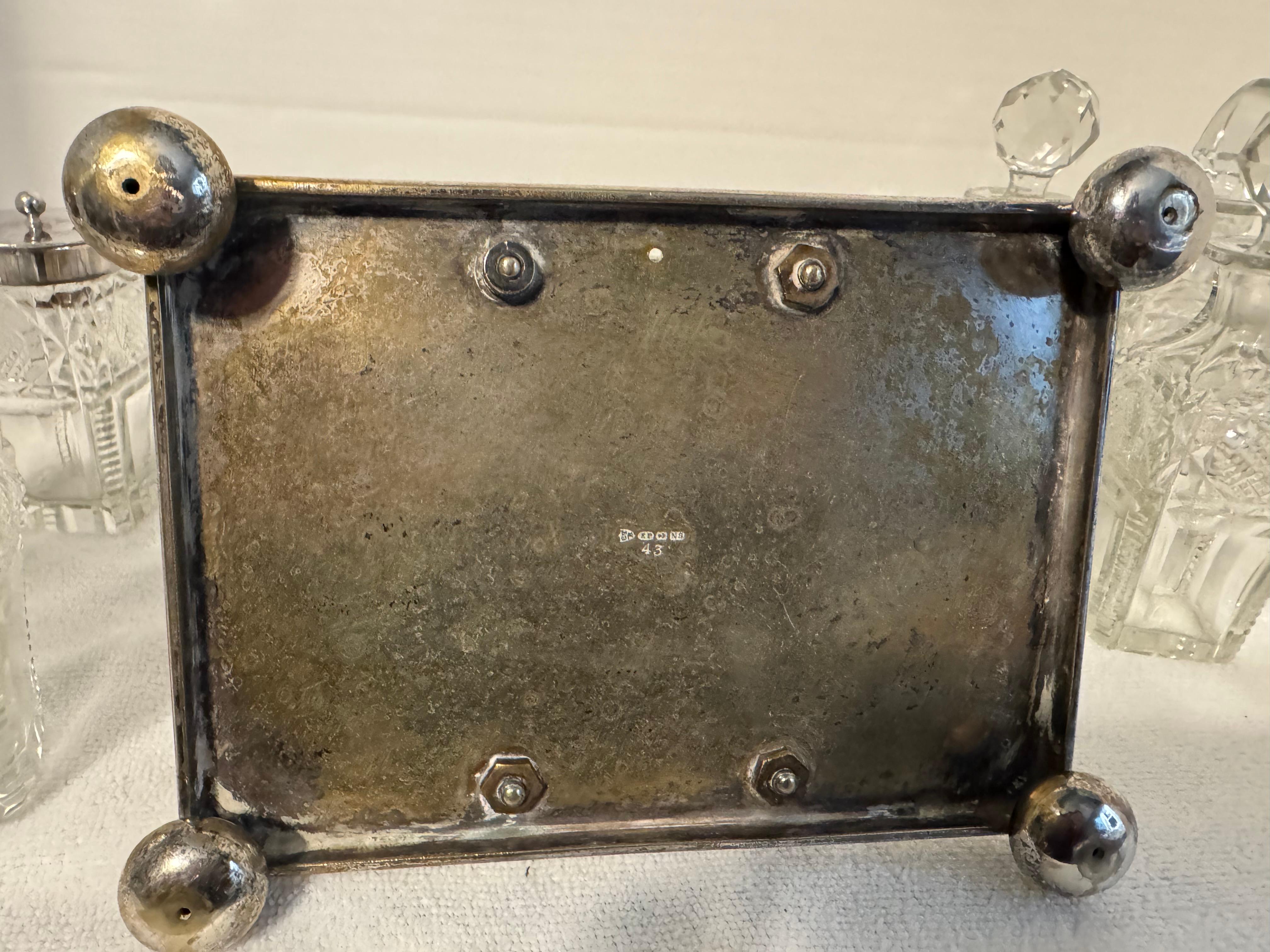 Antiguo juego inglés Sheffield de plata y cristal Crue Circa 1890 en venta 1