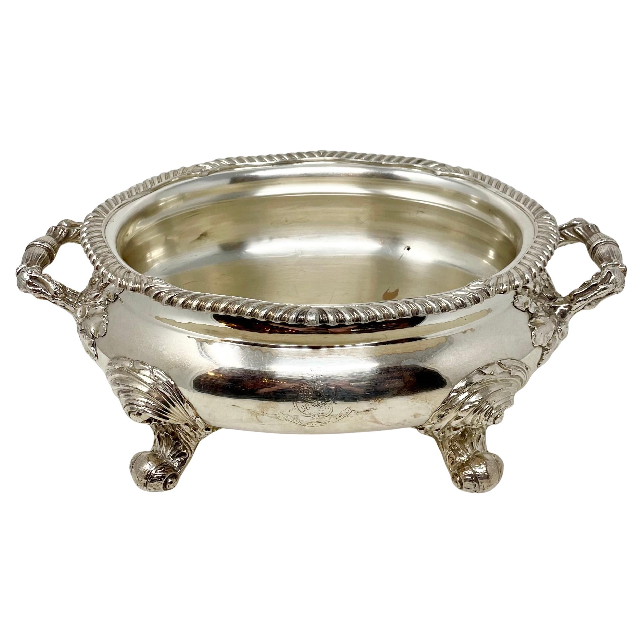 Sopera inglesa antigua de Sheffield, con pie de chapa de plata, circa 1880-1890. siglo XIX