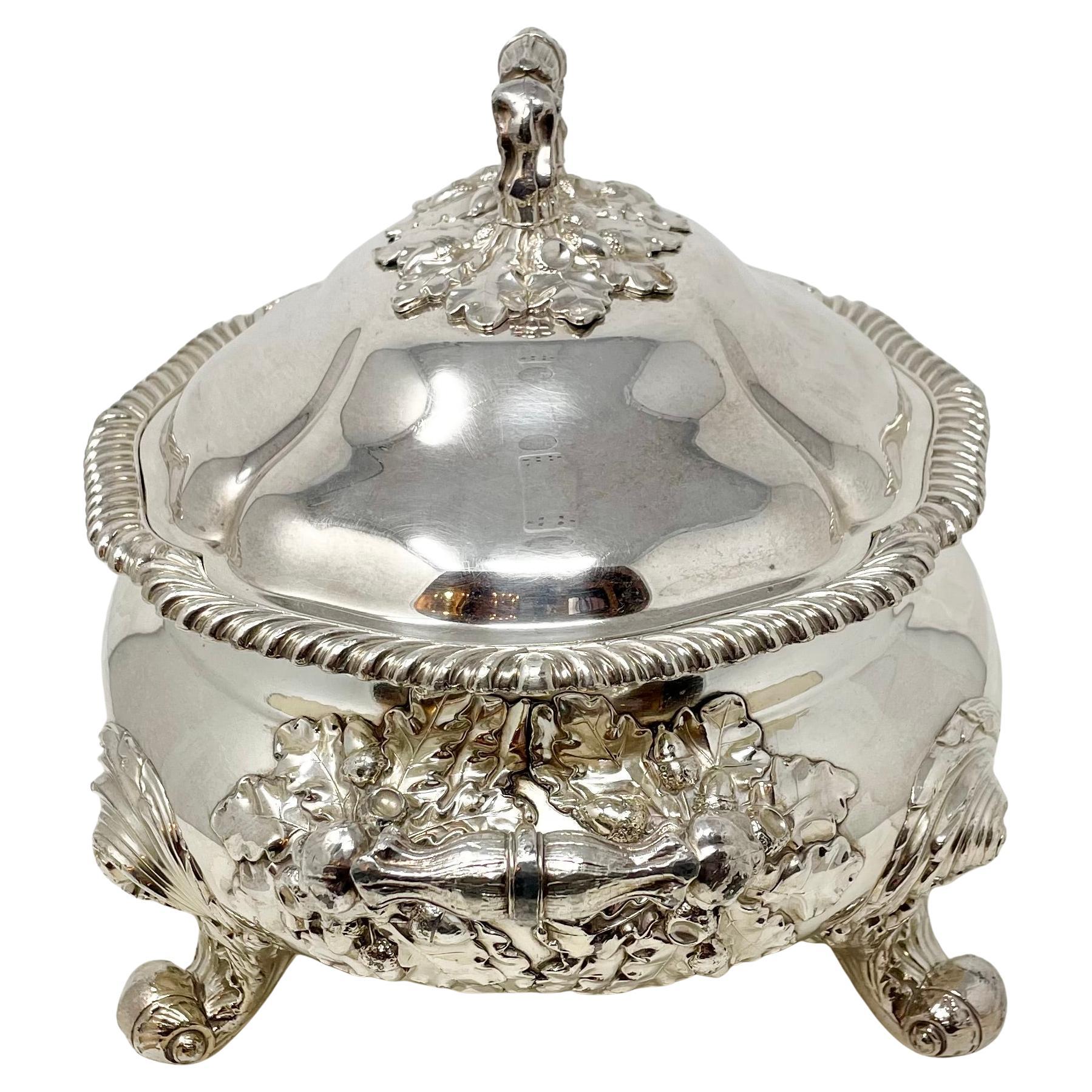 Sopera inglesa antigua de Sheffield, con pie de chapa de plata, circa 1880-1890. 1