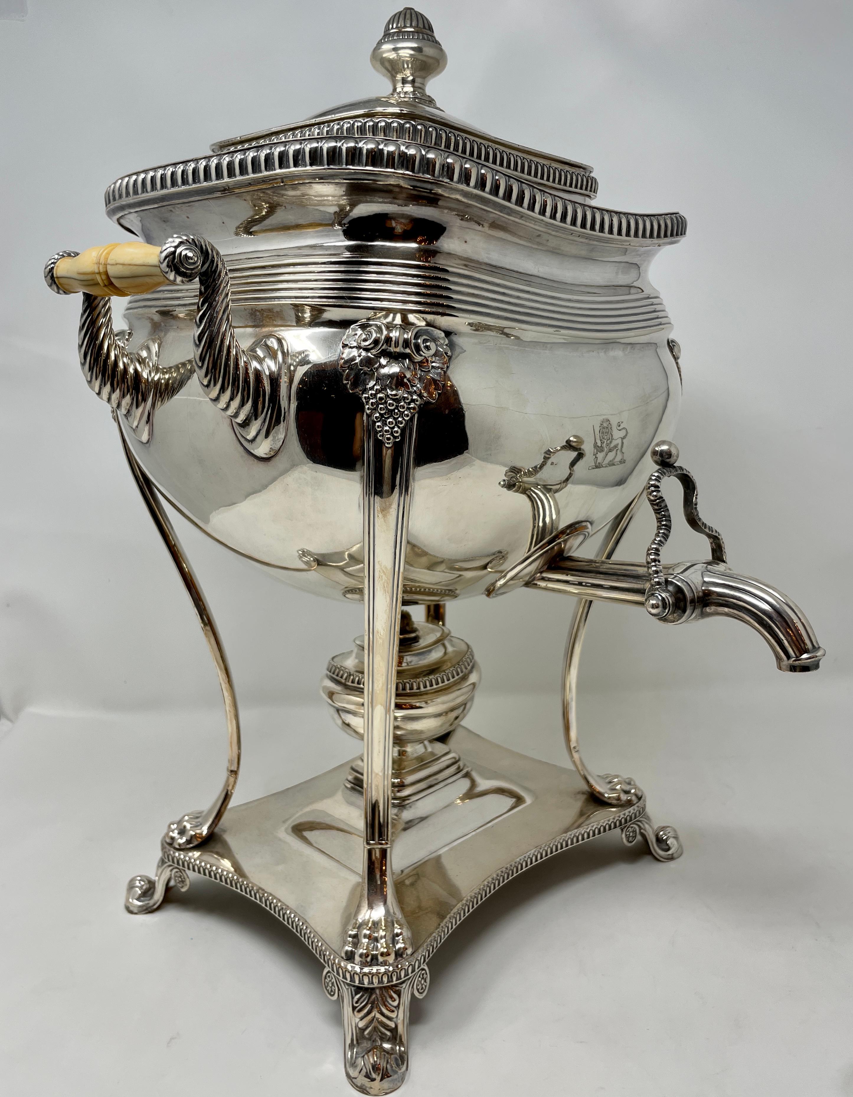 Antique English Sheffield Silver-Plated Hot Water Kettle, circa 1880 In Good Condition In New Orleans, LA