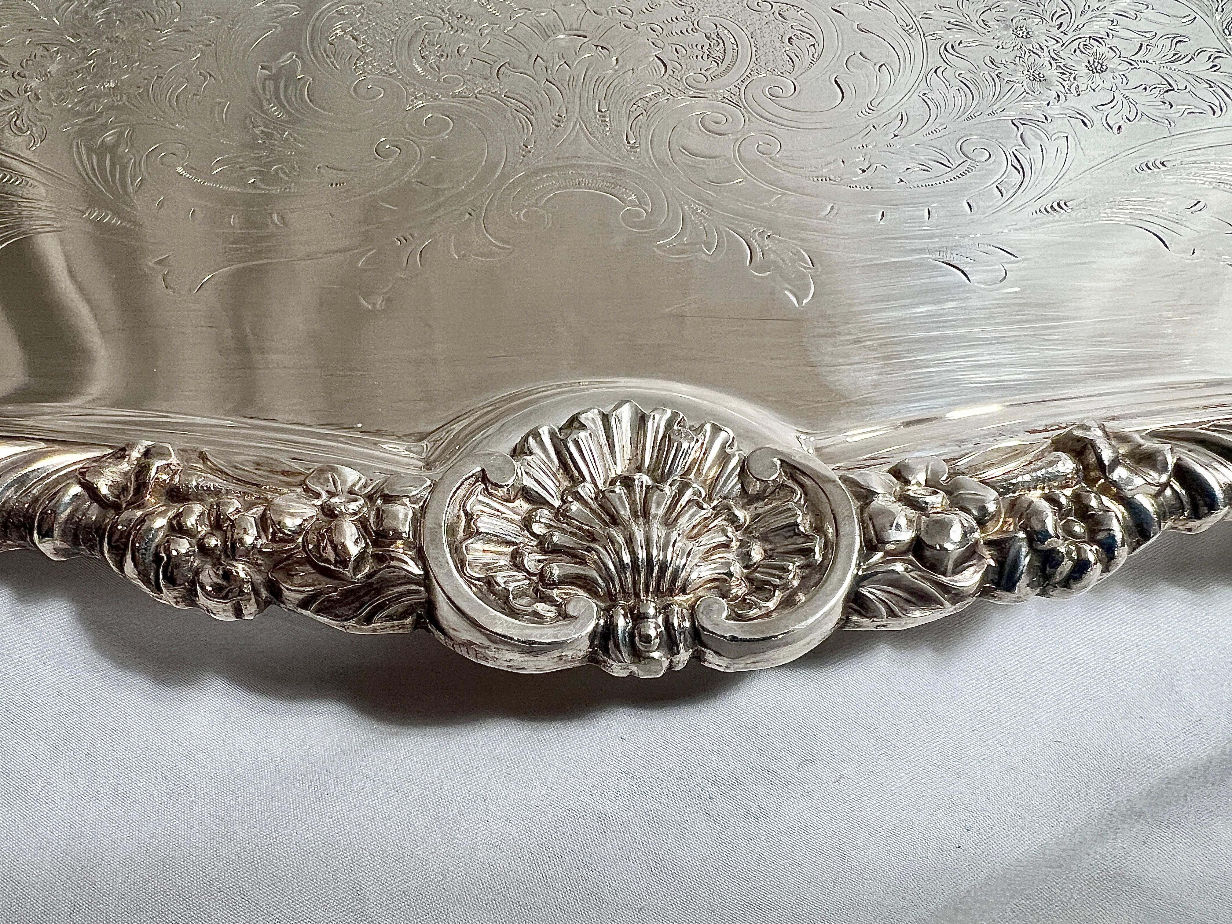 Antique English Sheffield Silver Plated Tray, Circa 1890. In Good Condition For Sale In New Orleans, LA