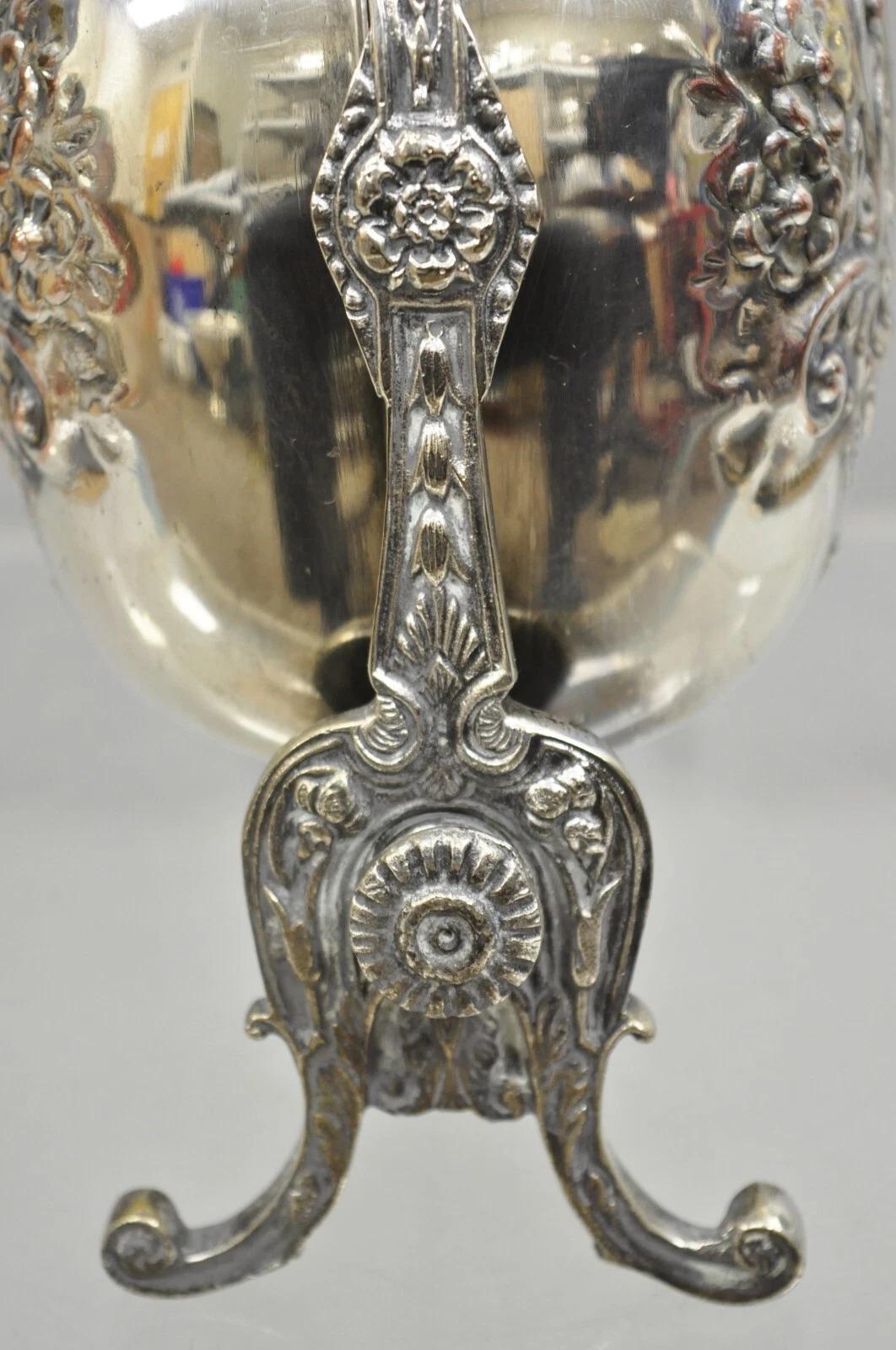 Antike englische Sheffield Victorian Repousse versilberte Biskuit-Kriegerschachtel aus Biskuit im Zustand „Gut“ im Angebot in Philadelphia, PA