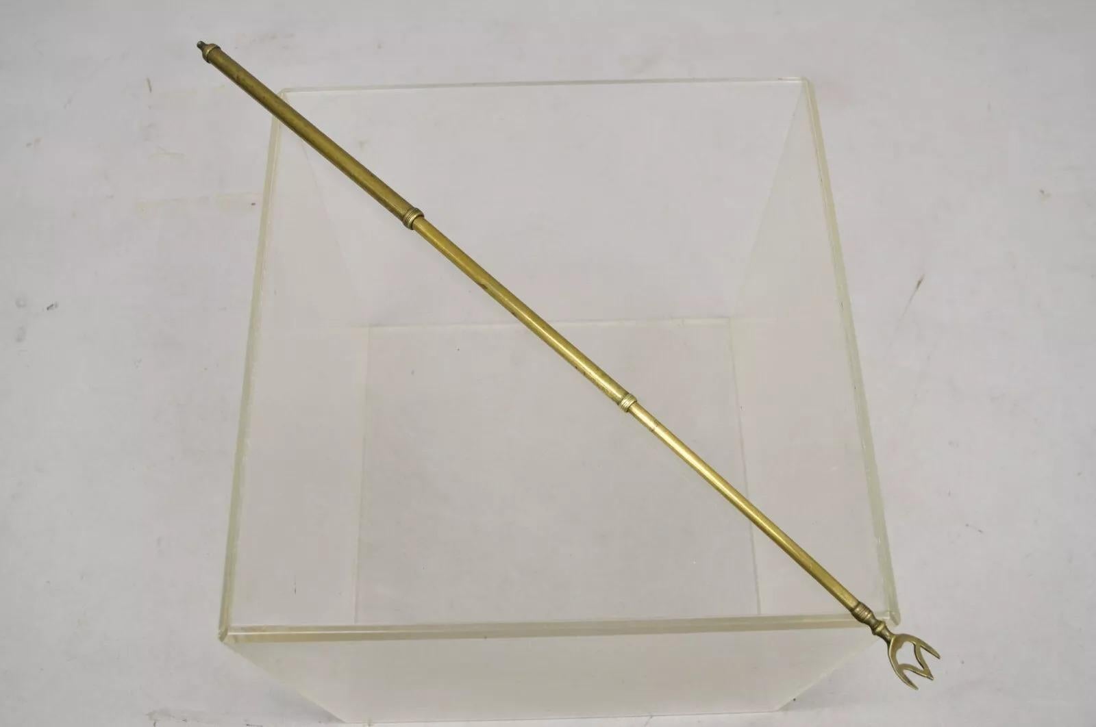 Antico set di utensili da camino in ottone figurato Sheraton Feder - 3 pezzi in vendita 4