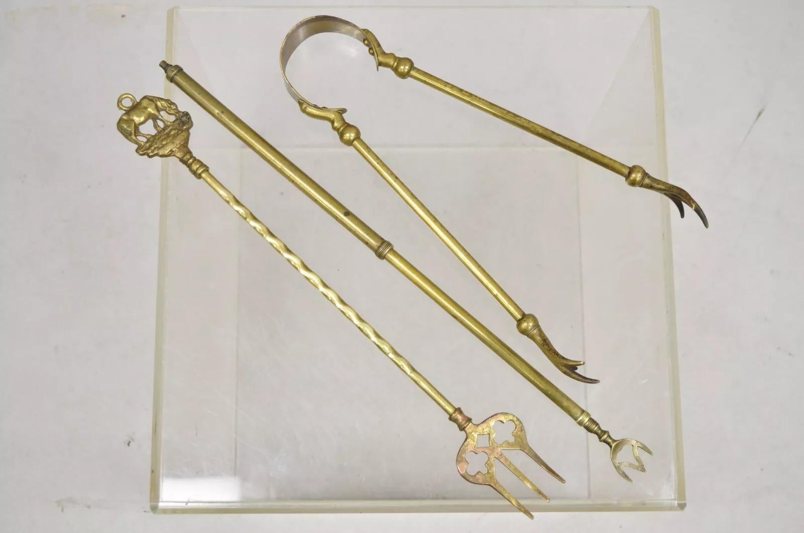 Antico set di utensili da camino in ottone figurato Sheraton Feder - 3 pezzi in vendita 5