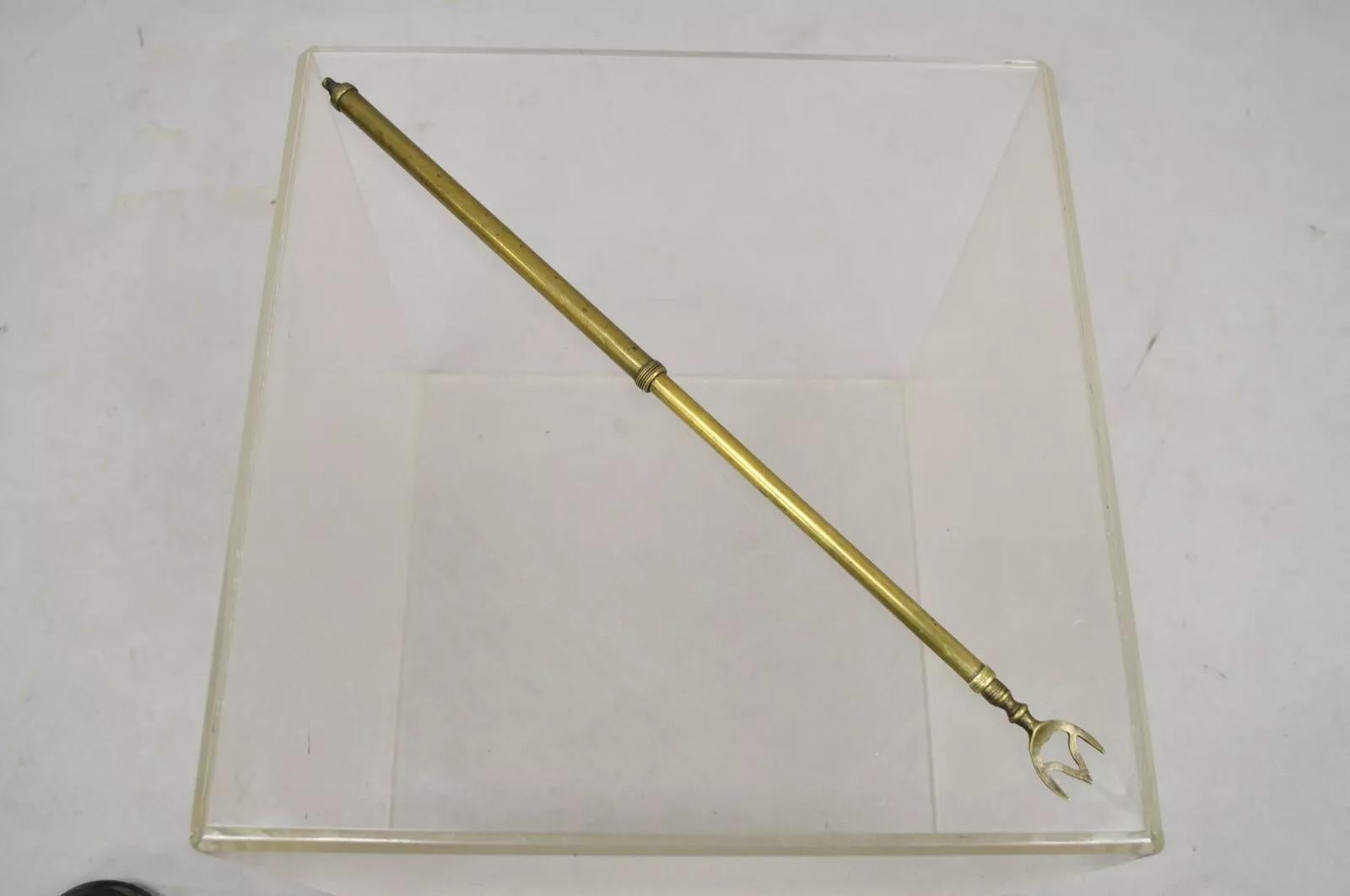 Antico set di utensili da camino in ottone figurato Sheraton Feder - 3 pezzi in vendita 3