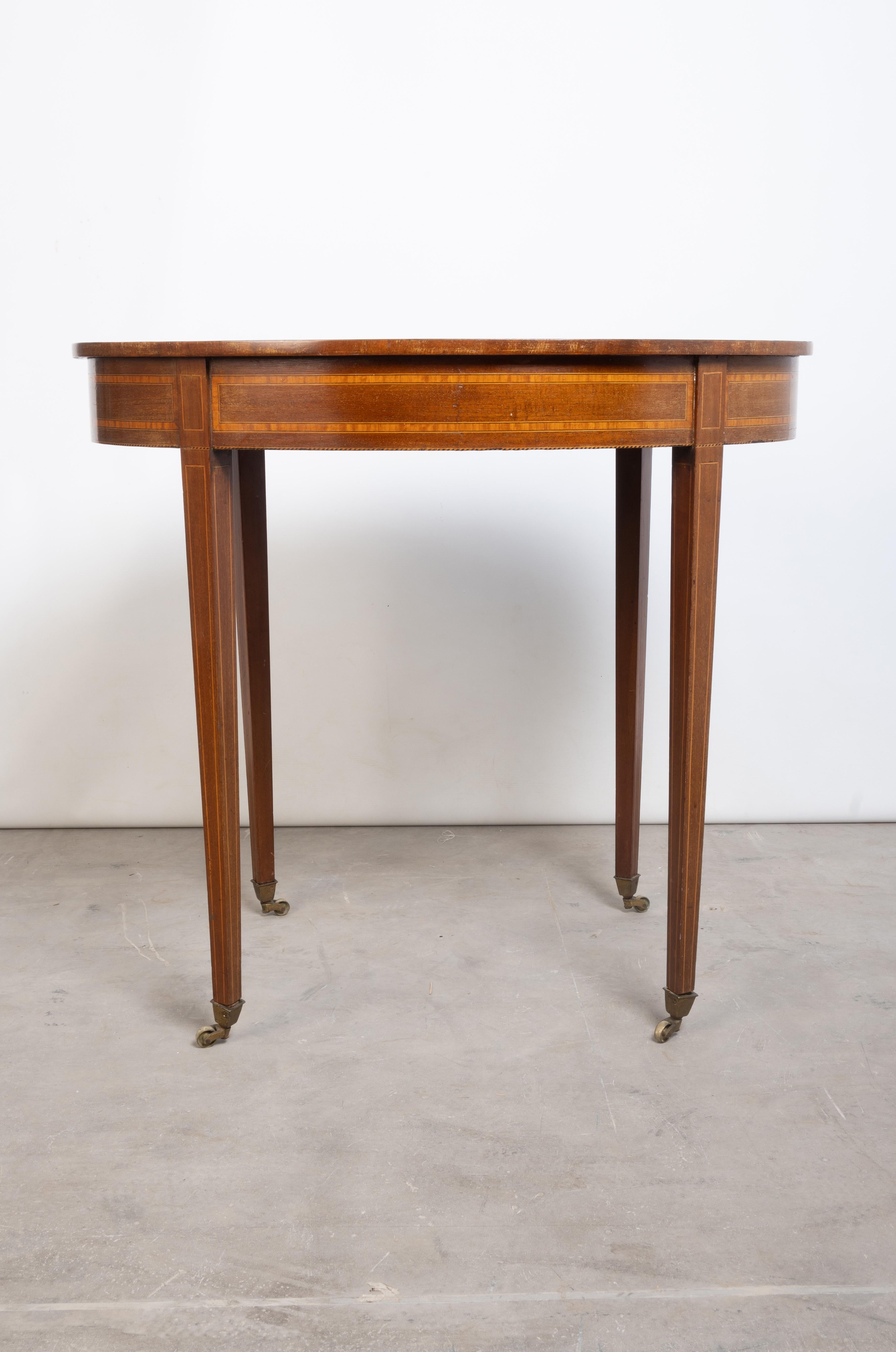 Ancienne table centrale ovale marquetée de style Sheraton Revival anglais, vers 1900 en vente 6