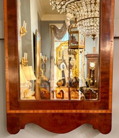 Miroir ancien de style Sheraton anglais, avec cadre en acajou et bois satiné, vers 1900.