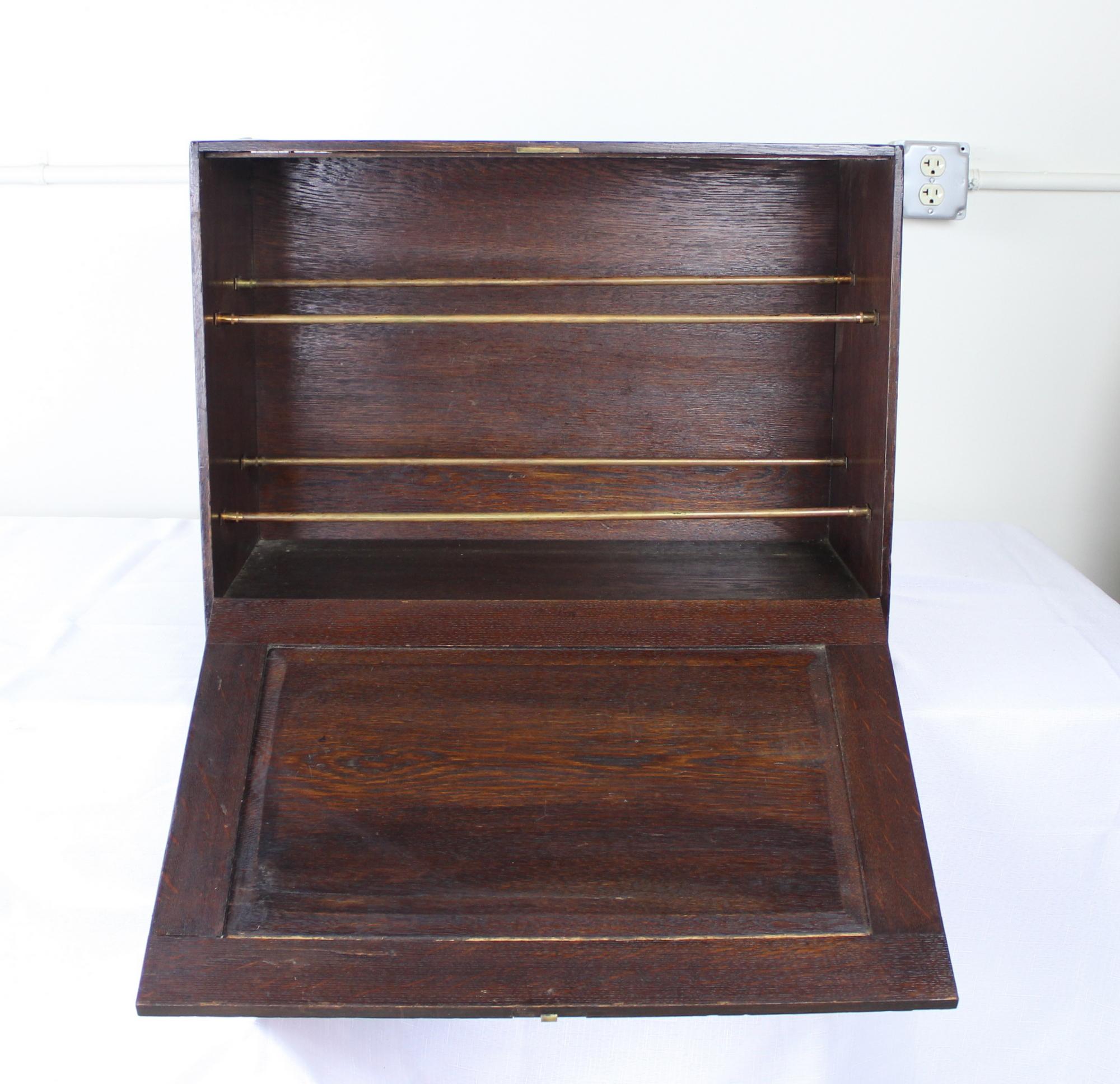 Antique English Shoe Box In Good Condition In Port Chester, NY