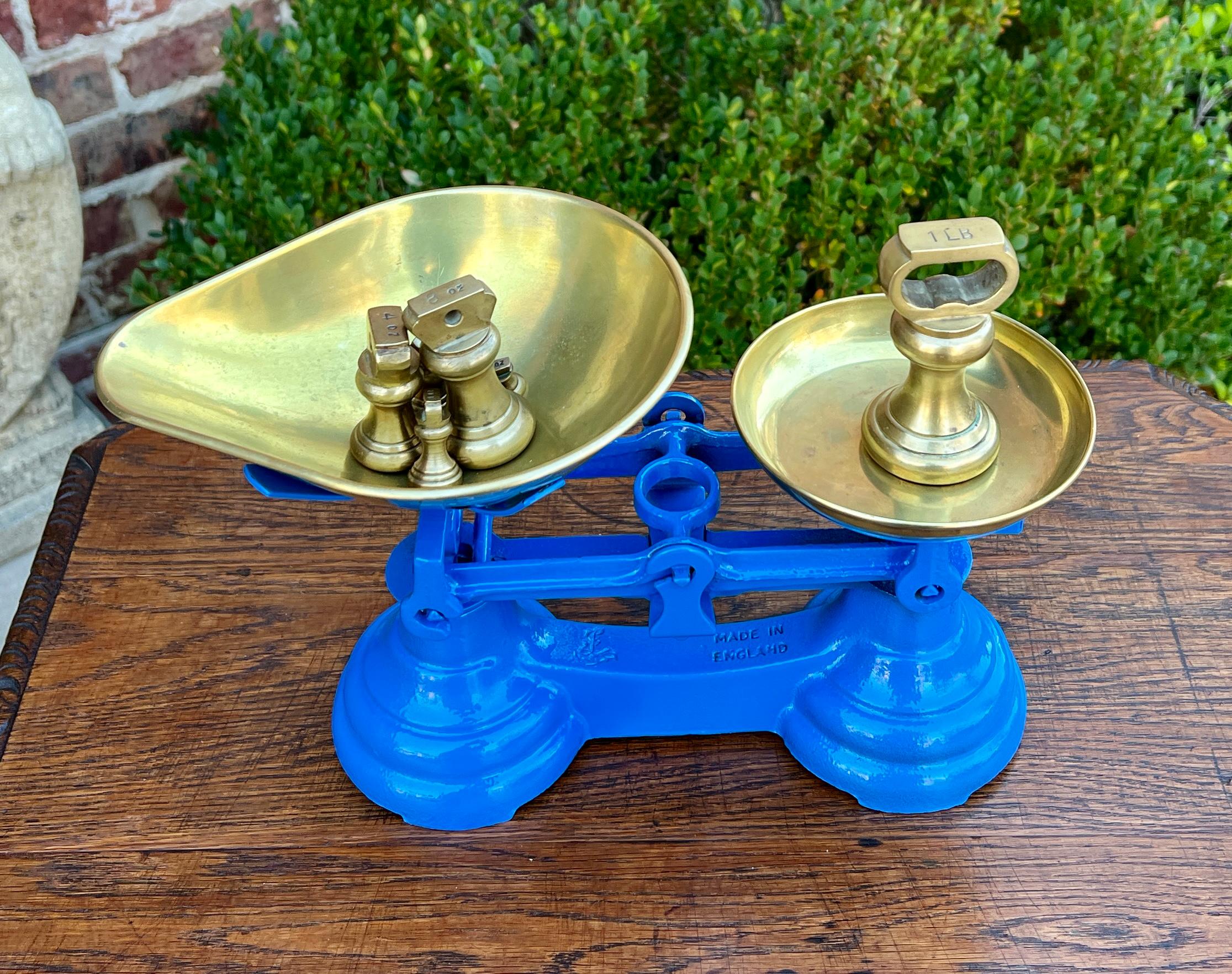 Antique English Shop Scale 7 Graduated Weights With Brass Pans Blue For Sale 11