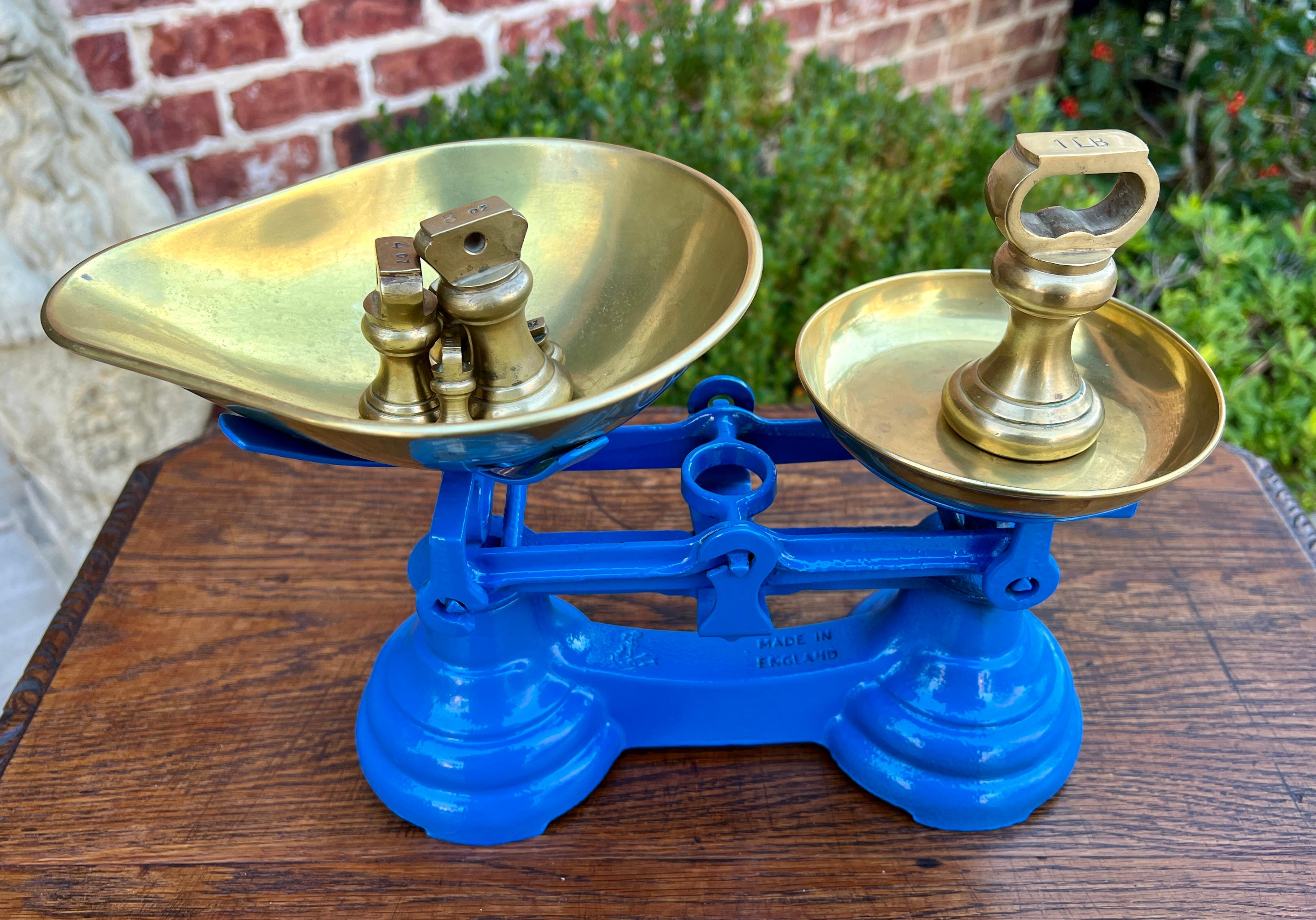 Antique English Shop Scale 7 Graduated Weights With Brass Pans Blue For Sale 12