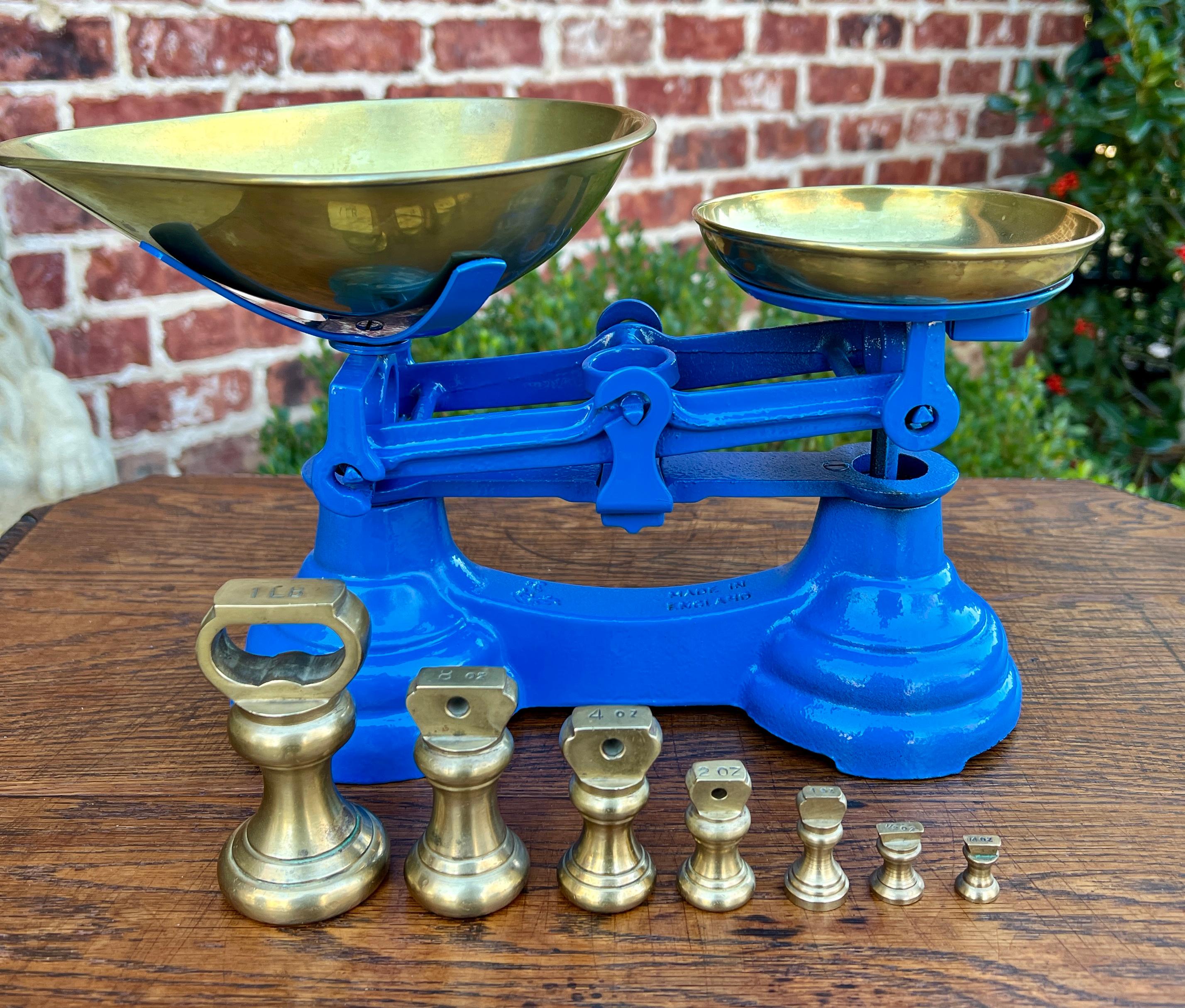 Antique English Shop Scale 7 Graduated Weights With Brass Pans Blue For Sale 13