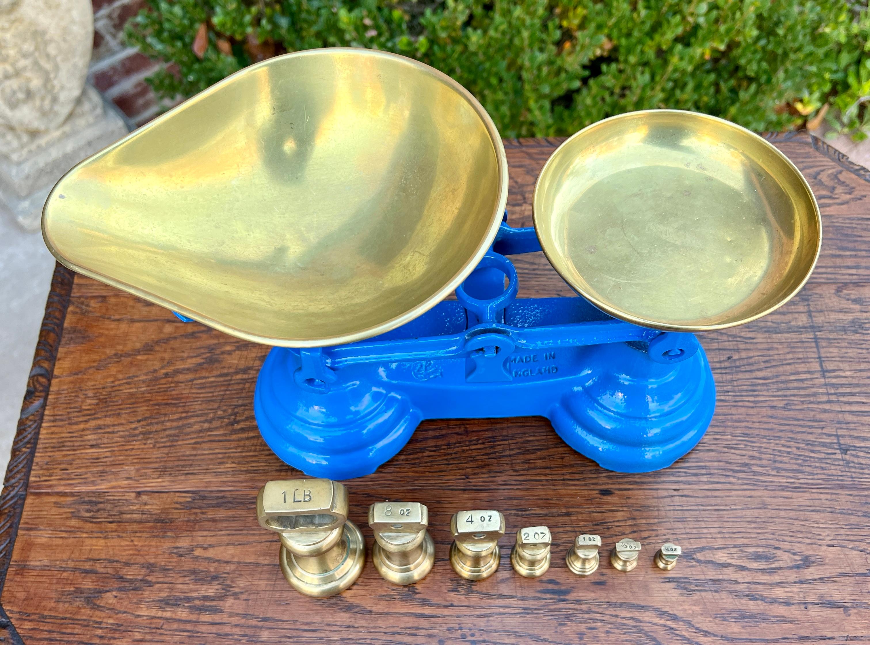 Antique English Shop Scale 7 Graduated Weights With Brass Pans Blue For Sale 14