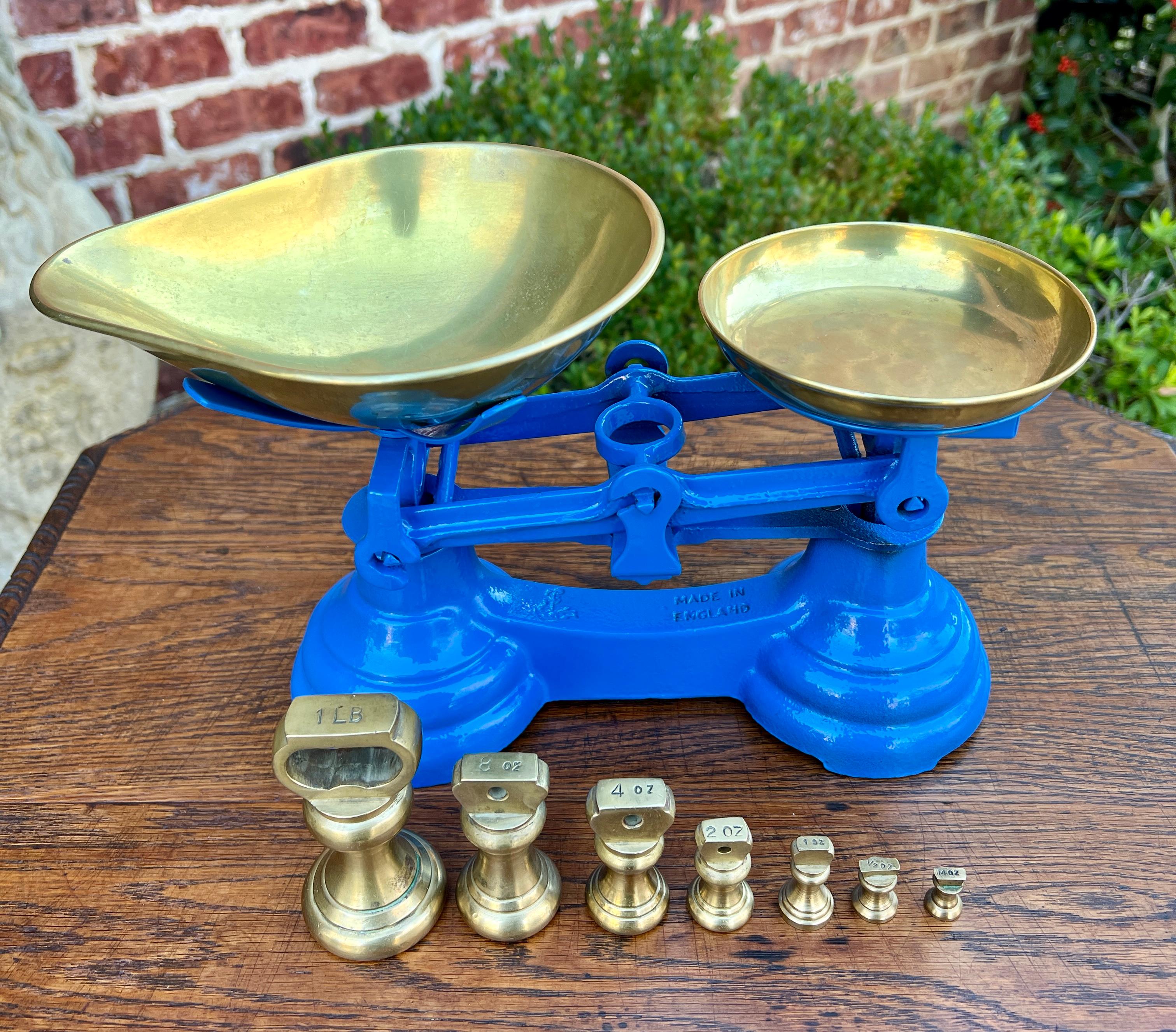 Antique English Shop Scale 7 Graduated Weights With Brass Pans Blue For Sale 15
