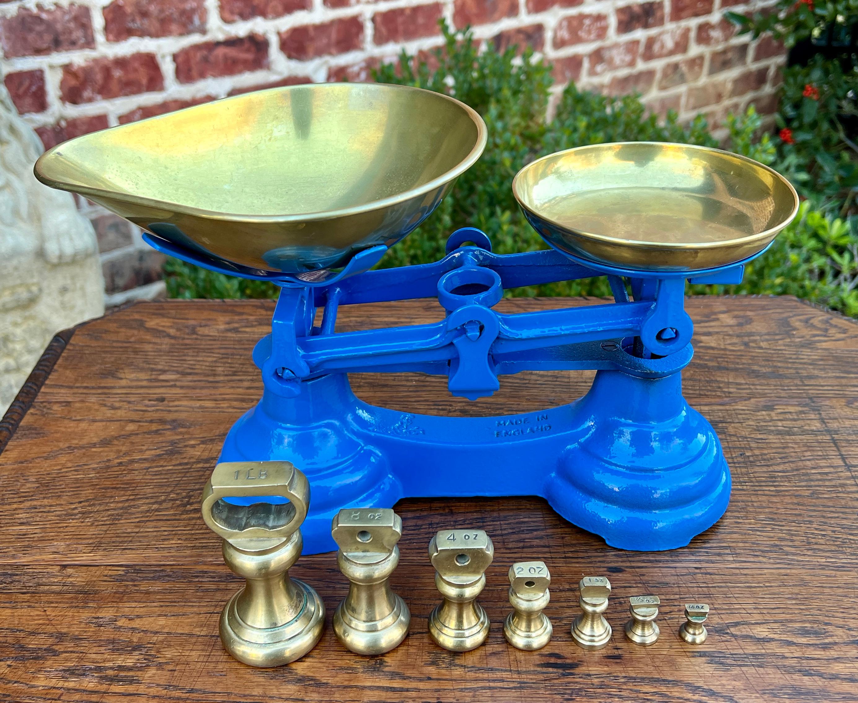 Antique English Shop Scale 7 Graduated Weights With Brass Pans Blue For Sale 2