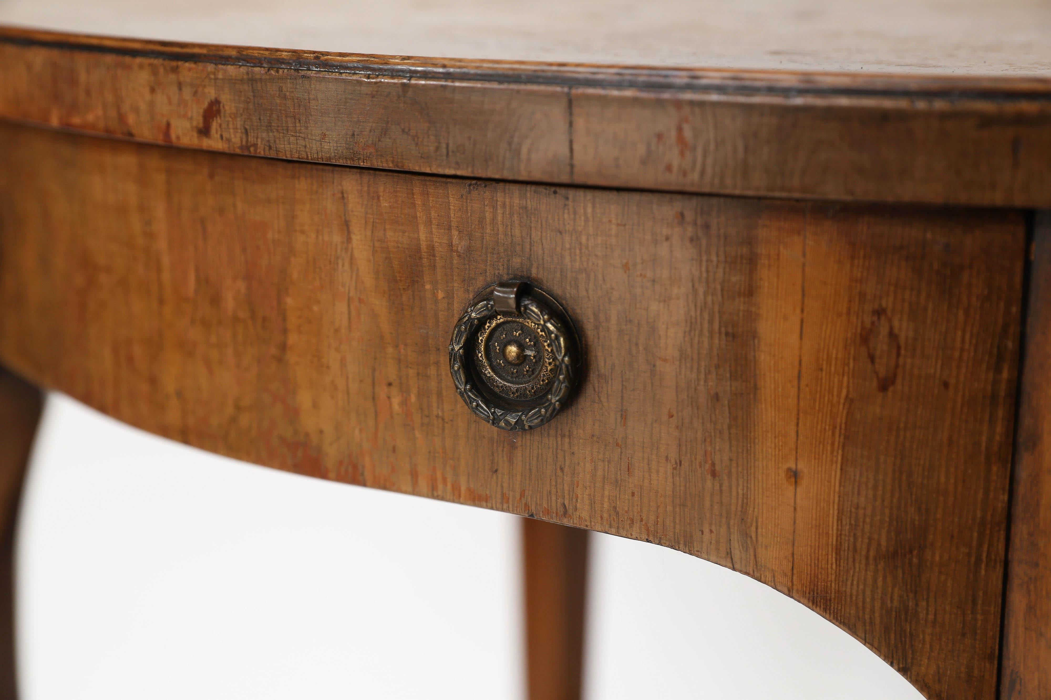 Antique English Side Table In Good Condition In Houston, TX