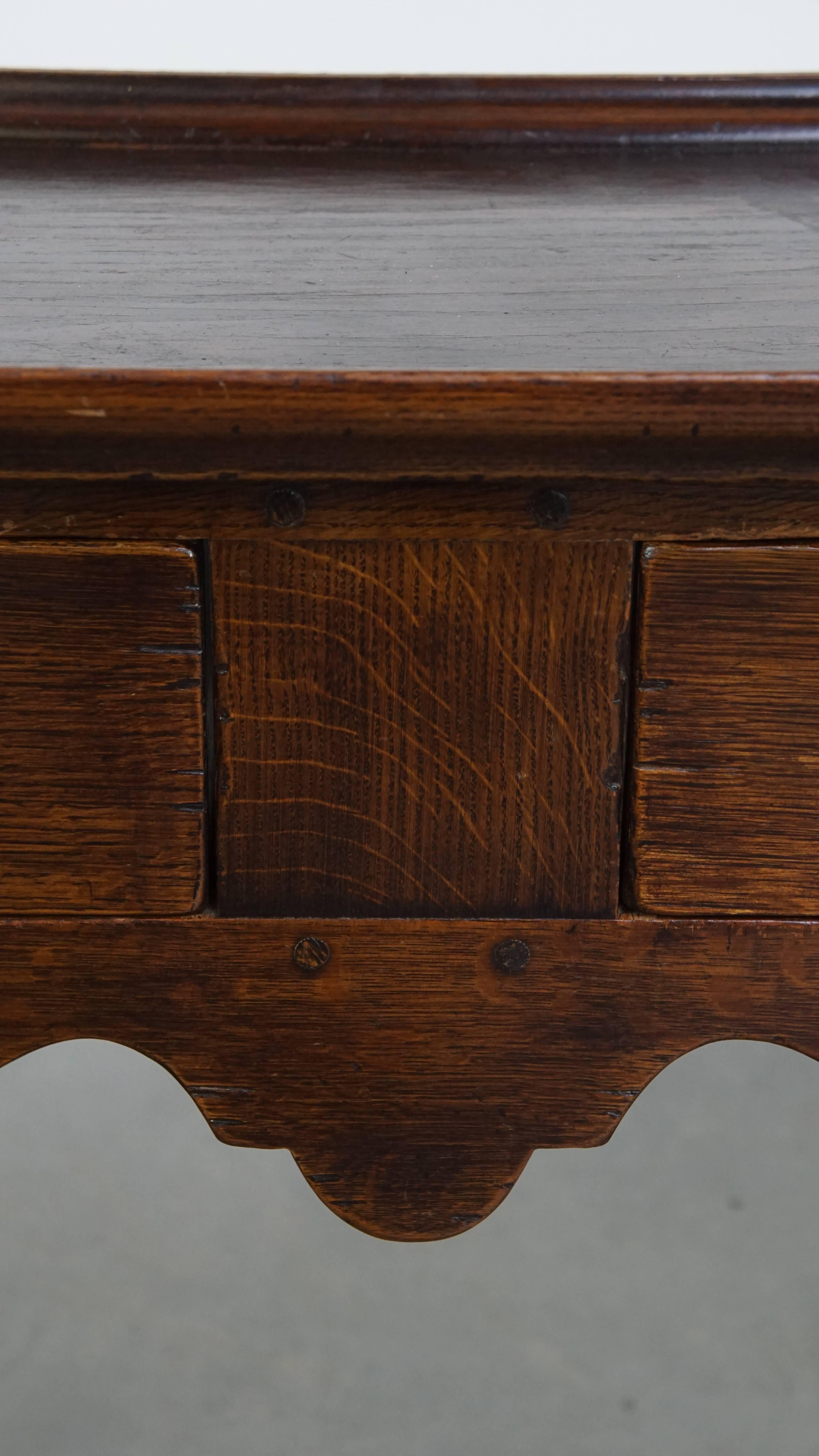 Antique English Side Table / Sideboard in Oak with 2 Drawers For Sale 4