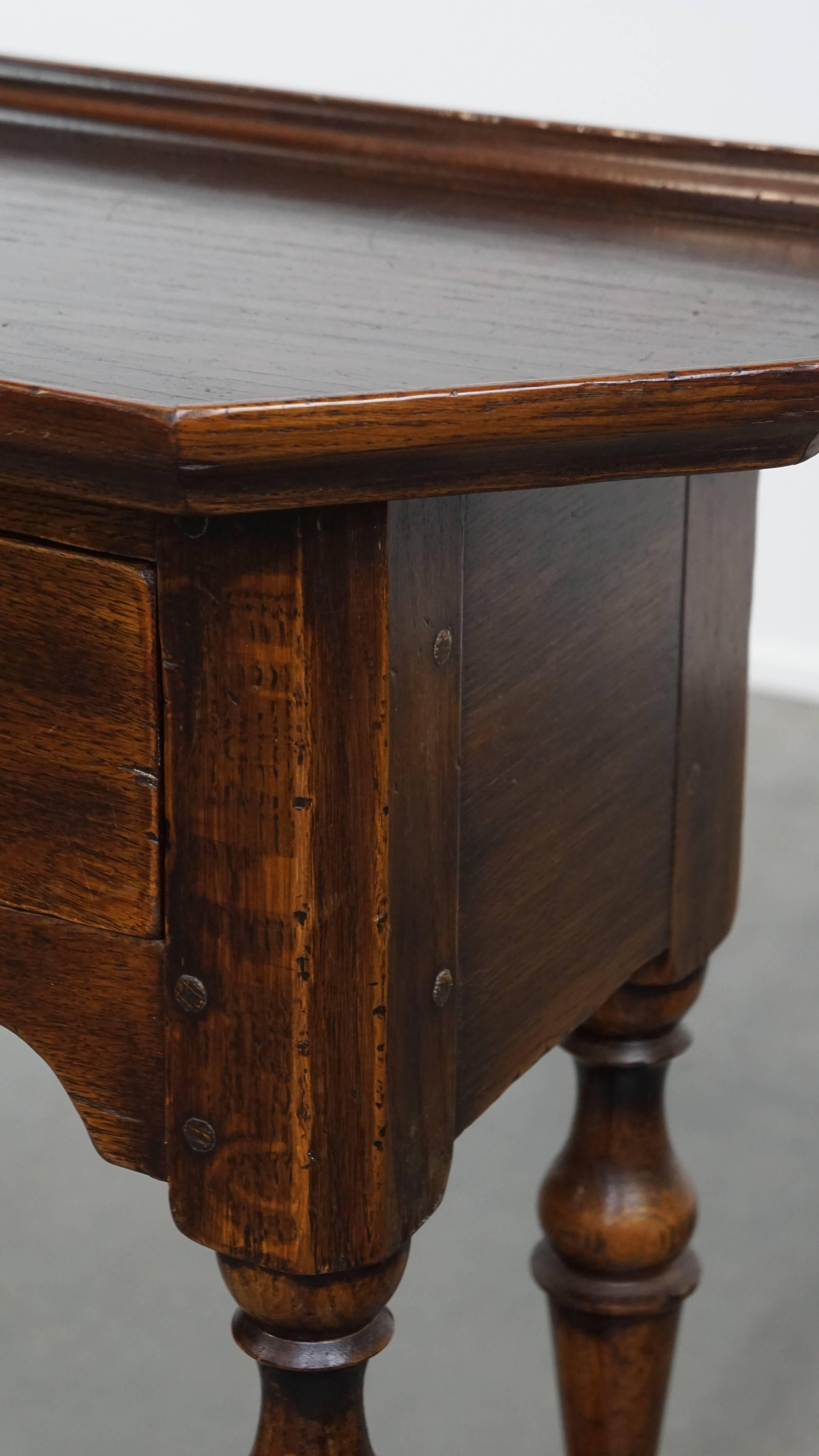Antique English Side Table / Sideboard in Oak with 2 Drawers For Sale 6