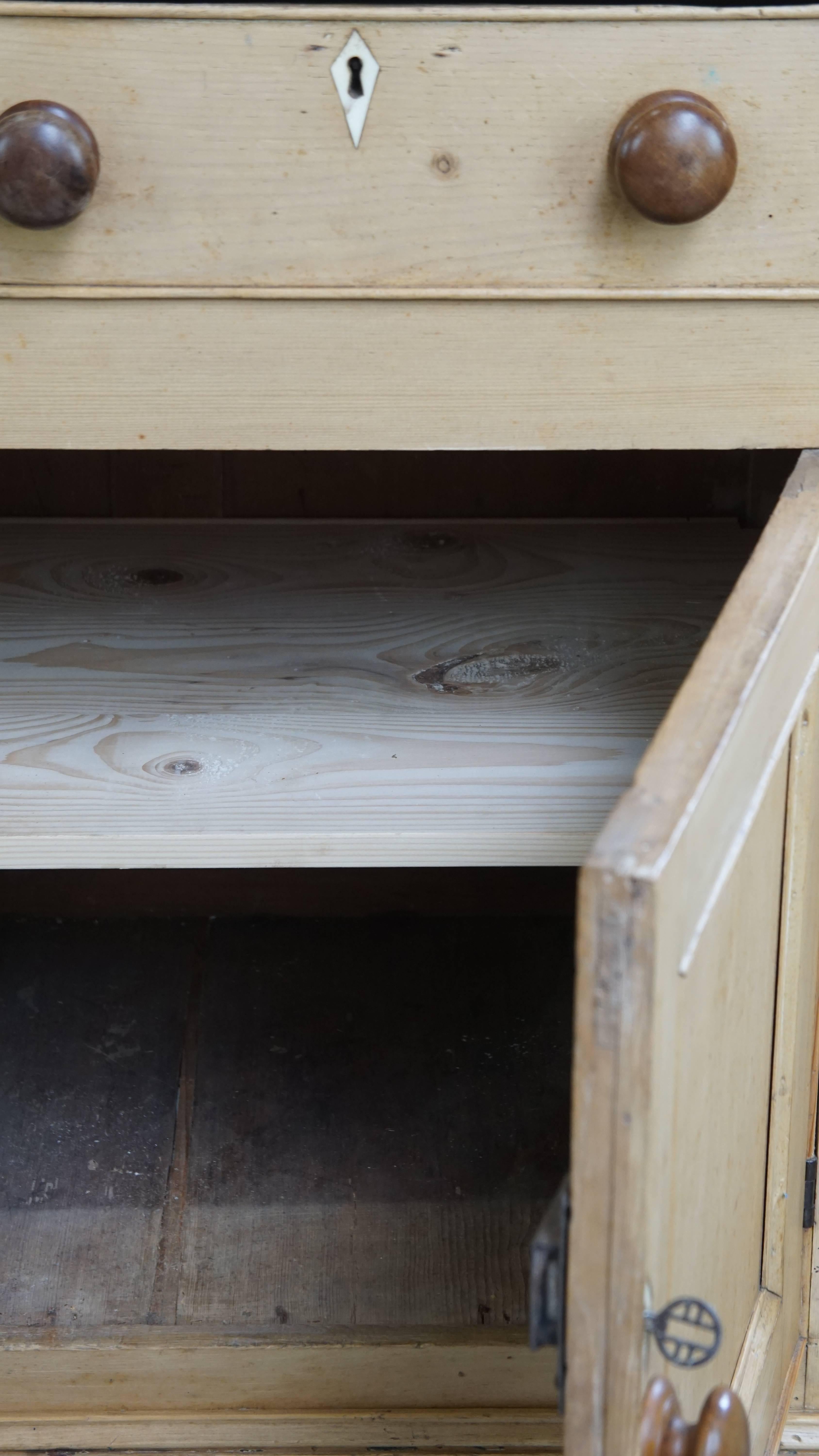 Antica credenza/banco inglese dei primi del XIX secolo in Wood Wood in vendita 9