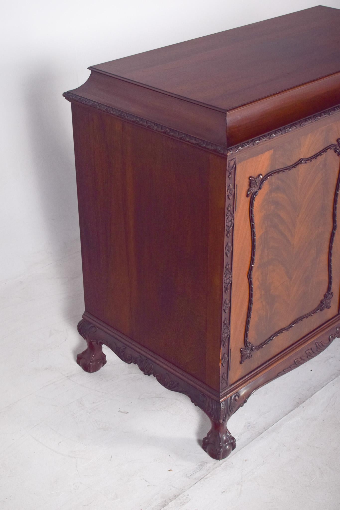 Antikes englisches Sideboard mit Bar (Spätviktorianisch) im Angebot