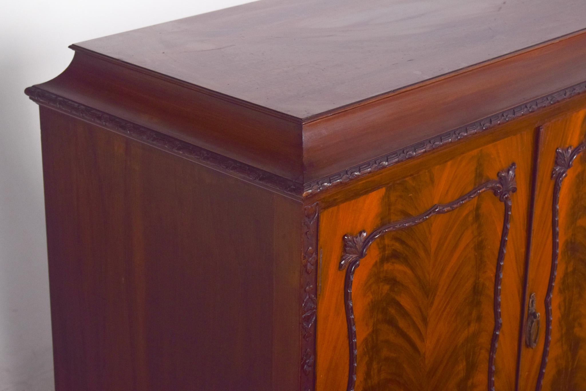 Antikes englisches Sideboard mit Bar im Zustand „Gut“ im Angebot in Lisboa, Lisboa