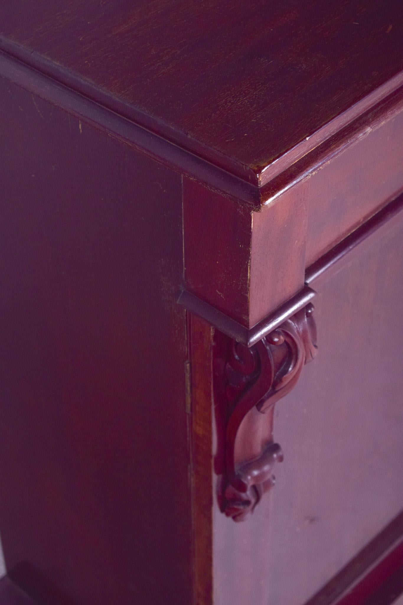 Antique English Sideboard with Two Doors For Sale 1