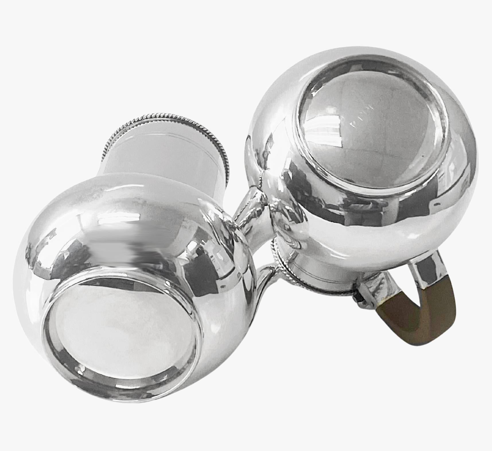 Antique English Silver bachelor's café-au-lait pair, London 1913 Wakely Wheeler For Sale 6