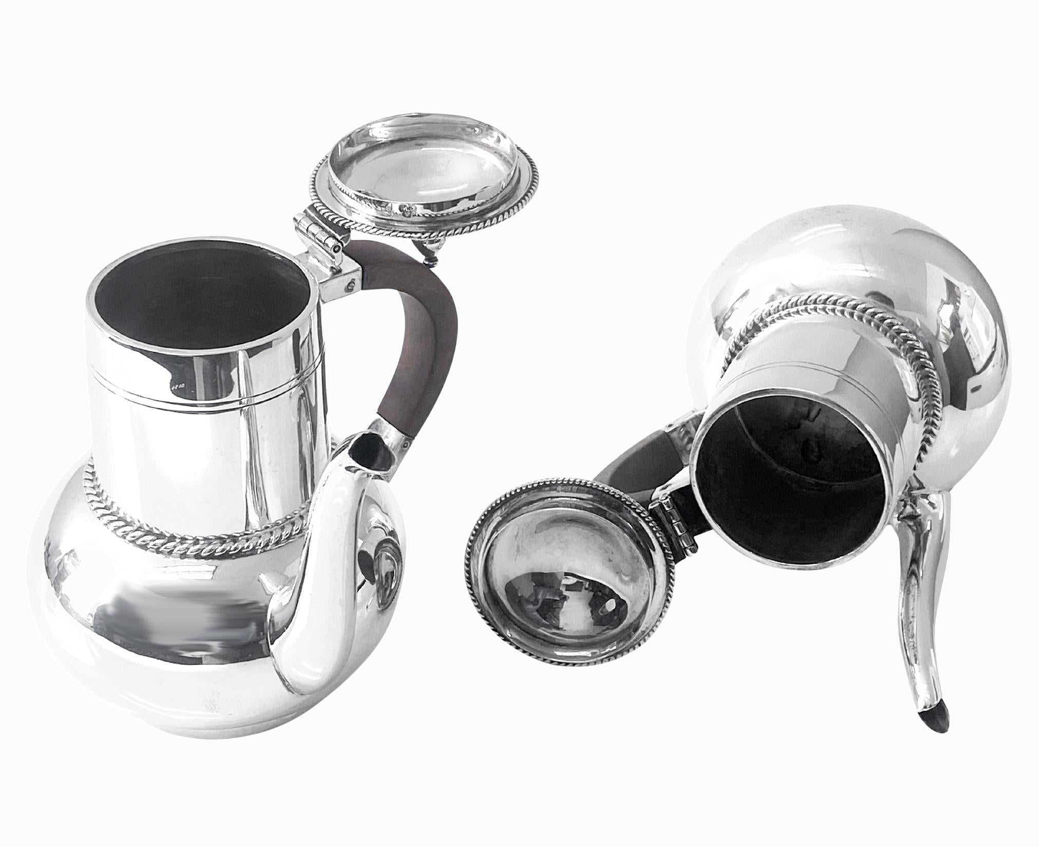 Early 20th Century Antique English Silver bachelor's café-au-lait pair, London 1913 Wakely Wheeler For Sale