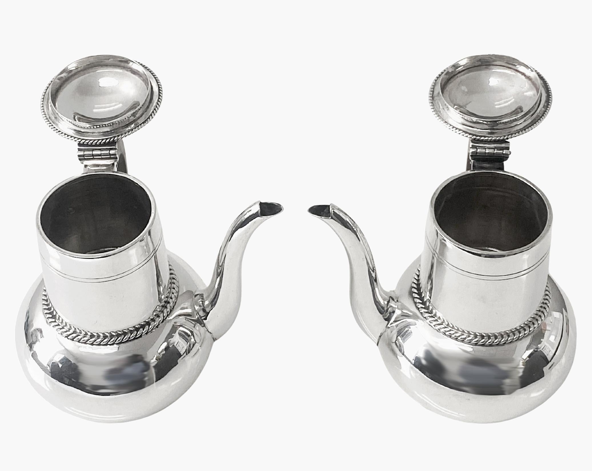 Antique English Silver bachelor's café-au-lait pair, London 1913 Wakely Wheeler For Sale 4