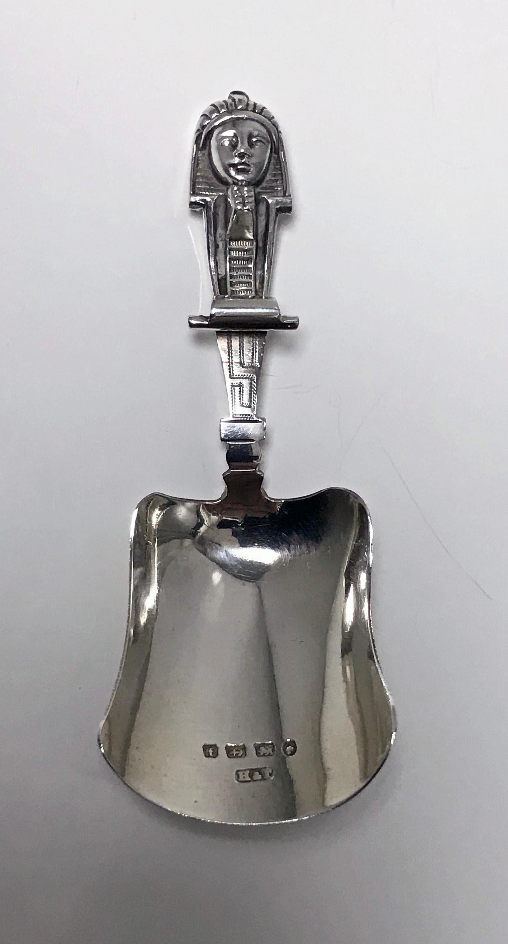 Antique English Silver Caddy Spoon Pharaoh Head Birmingham, 1880 In Good Condition In Toronto, Ontario