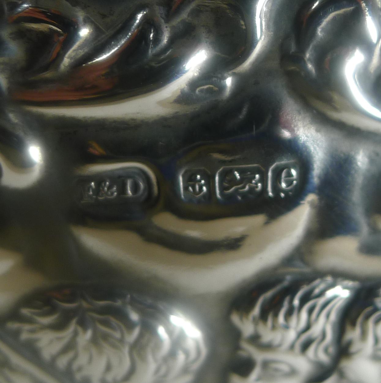 Sterling Silver Antique English Silver Lidded Vanity Jar, Reynold's Angels, 1904