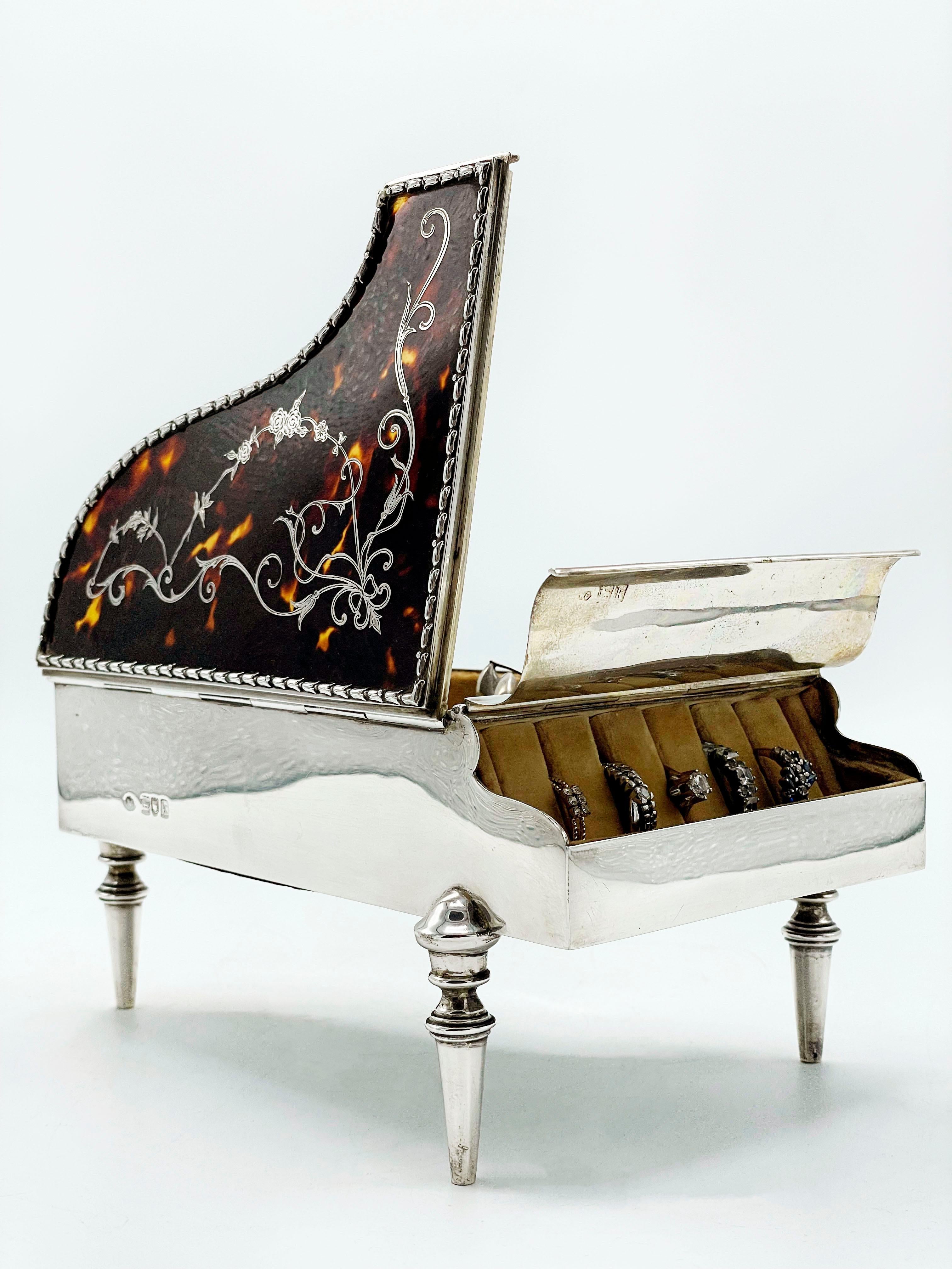 Antike englische Silberschmuckkästchen „Piano“ aus Silber im Angebot 3