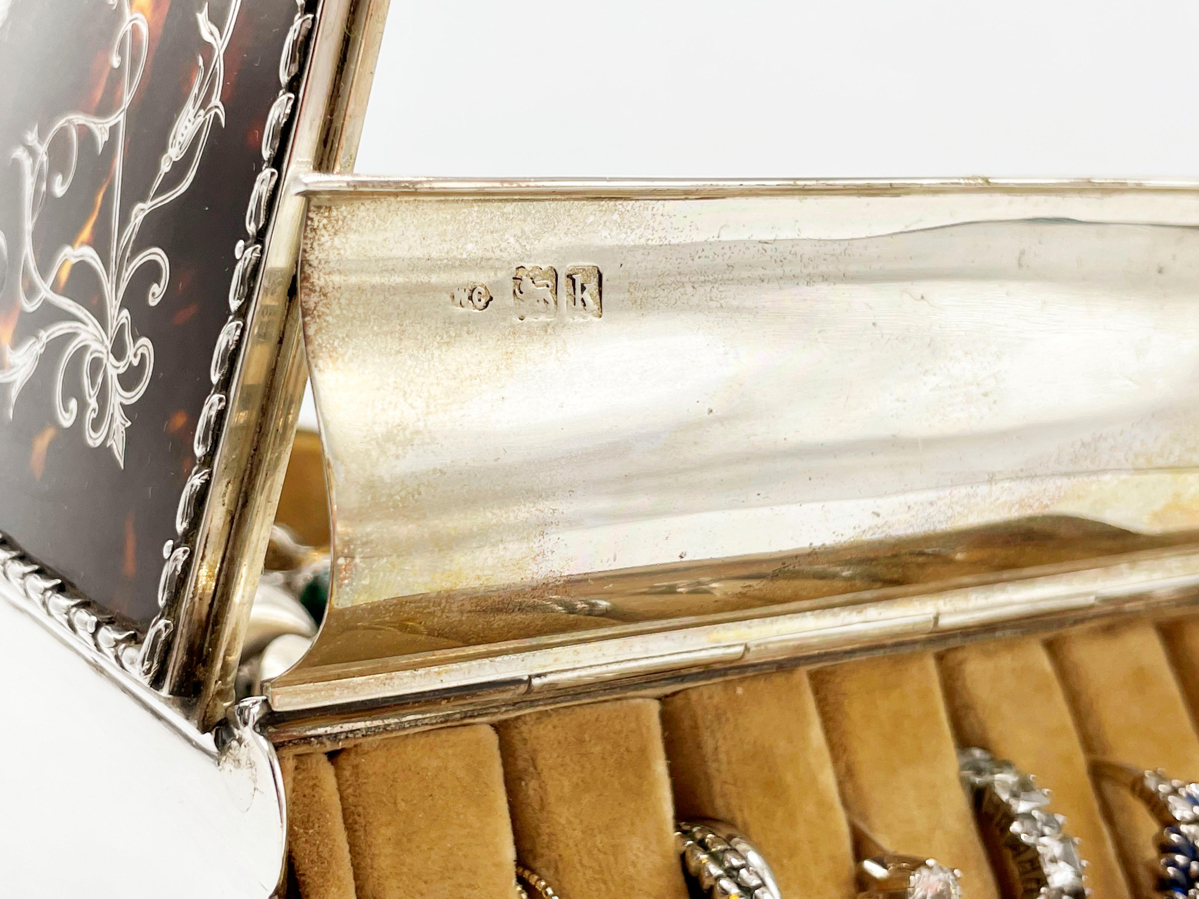 Antike englische Silberschmuckkästchen „Piano“ aus Silber im Angebot 13