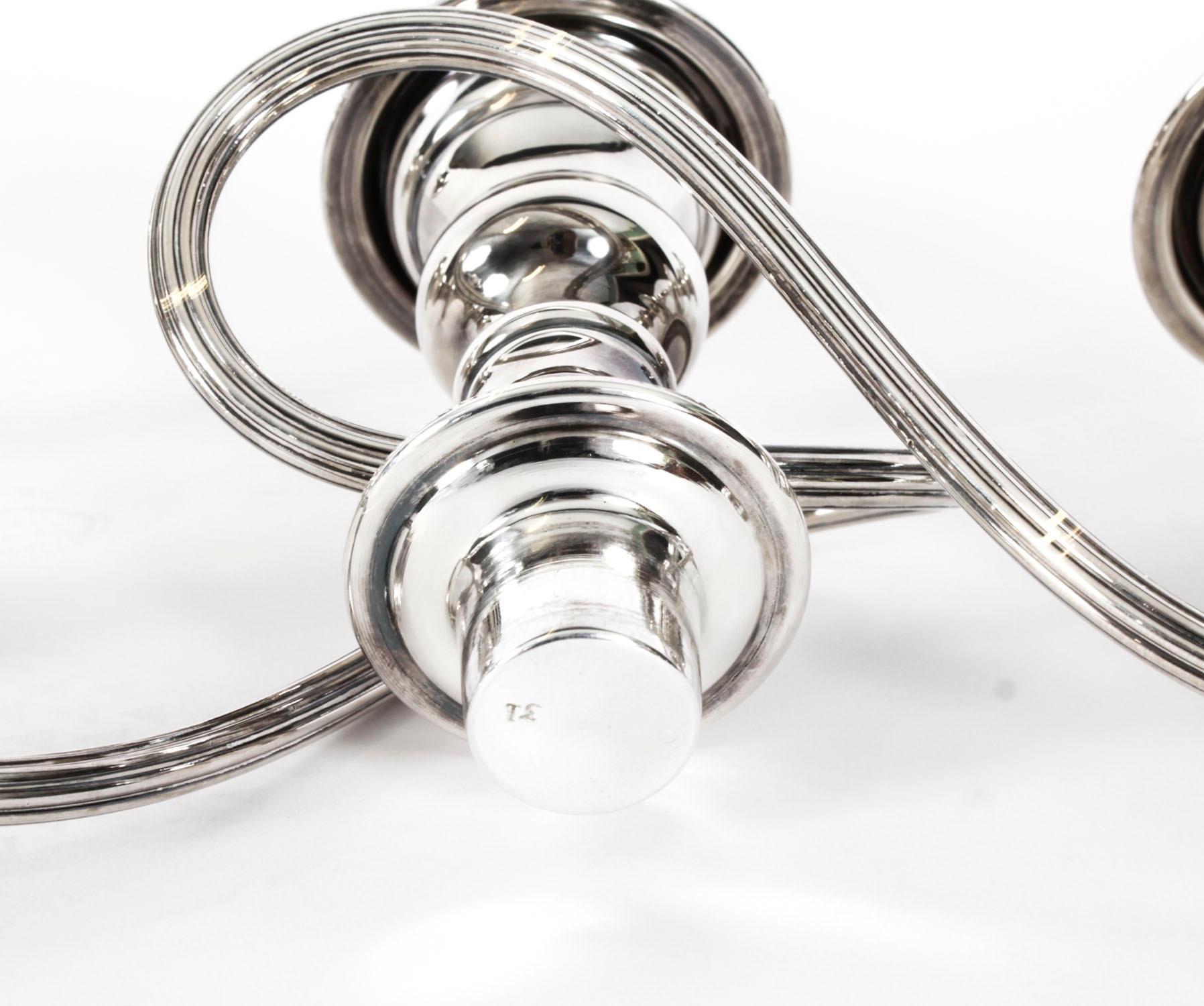 Antiguo candelabro inglés de plata Elkington & Co Circa 1920 en venta 5