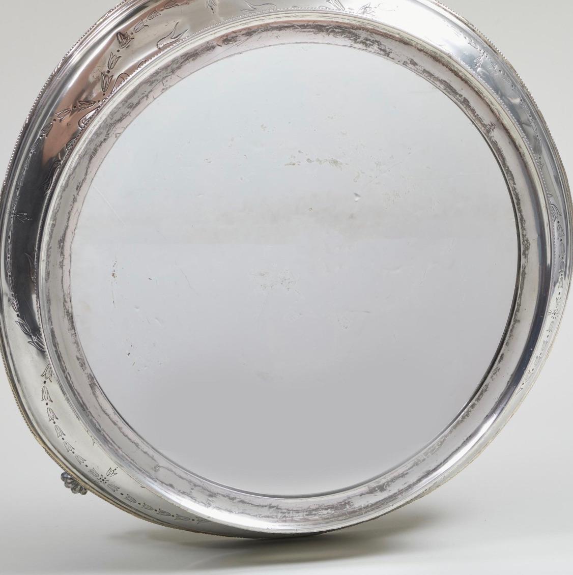Inglese Antique Silver Plate inglese di forma circolare a specchio in vendita