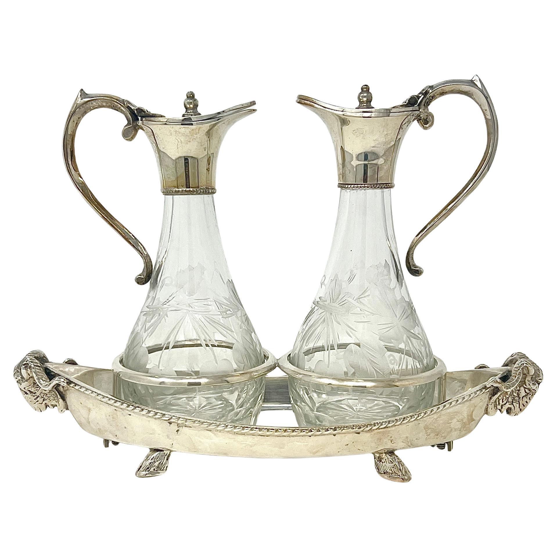 Antikes englisches Öl- und Vinegar-Krümelentferner-Set aus Silberblech und geätztem Glas, um 1870 im Angebot