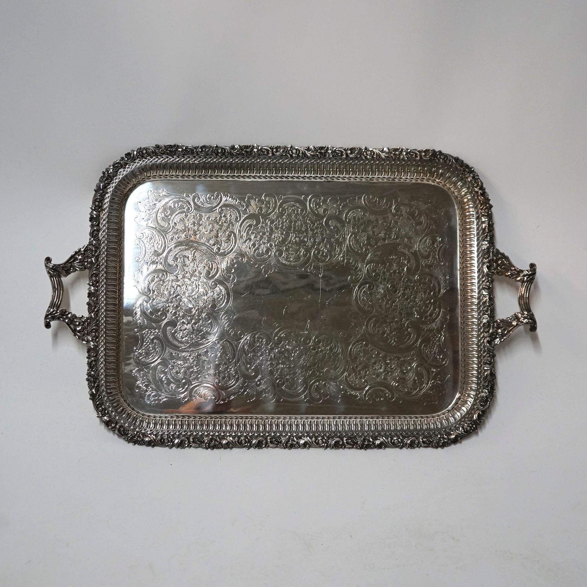 Anglais Service à thé anglais ancien de quatre pièces en métal argenté avec plateau 19ème siècle en vente