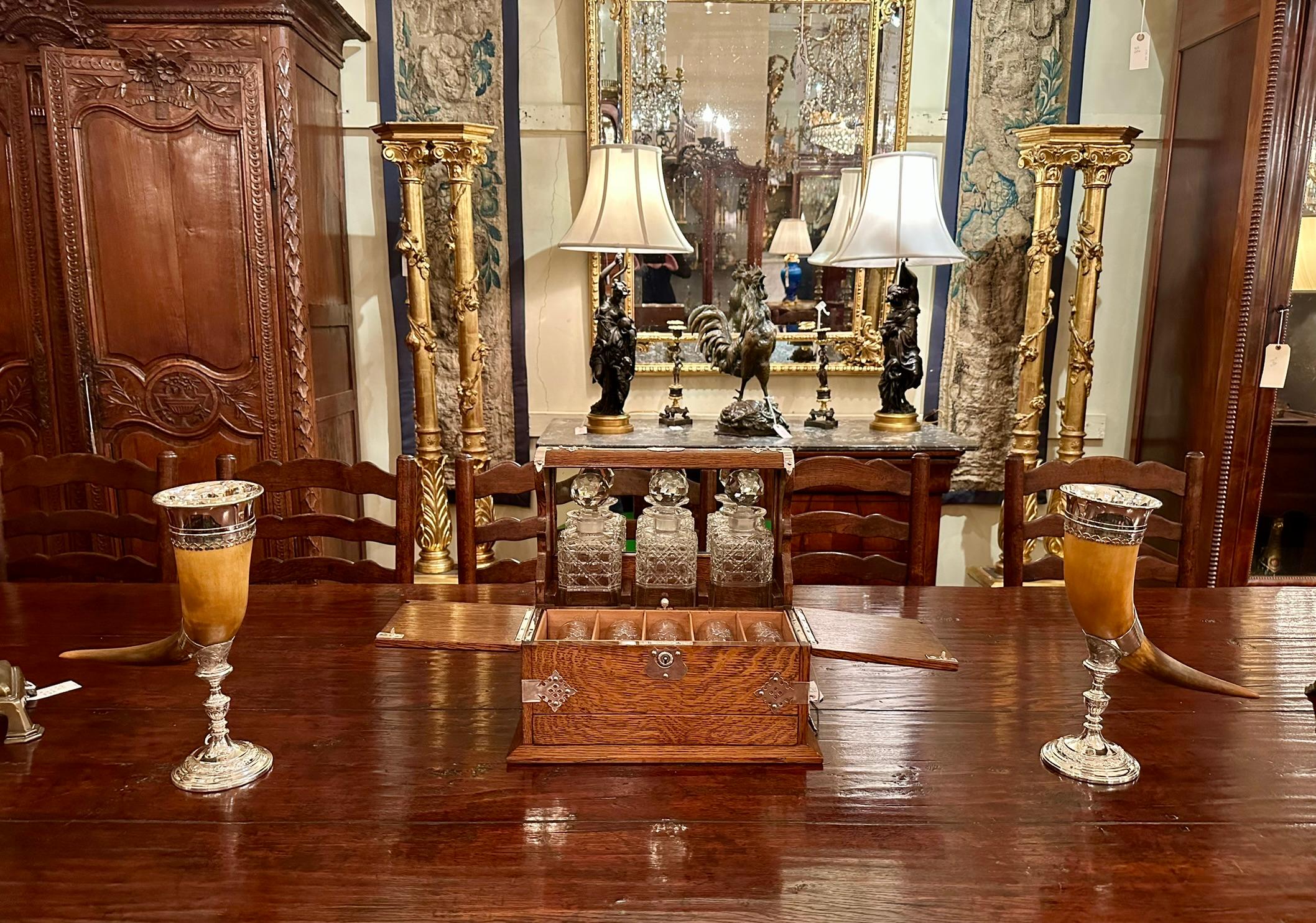 Antigua caja de juegos inglesa montada en chapa de plata de roble y cristal Tantalus Circa 1880 en venta 3