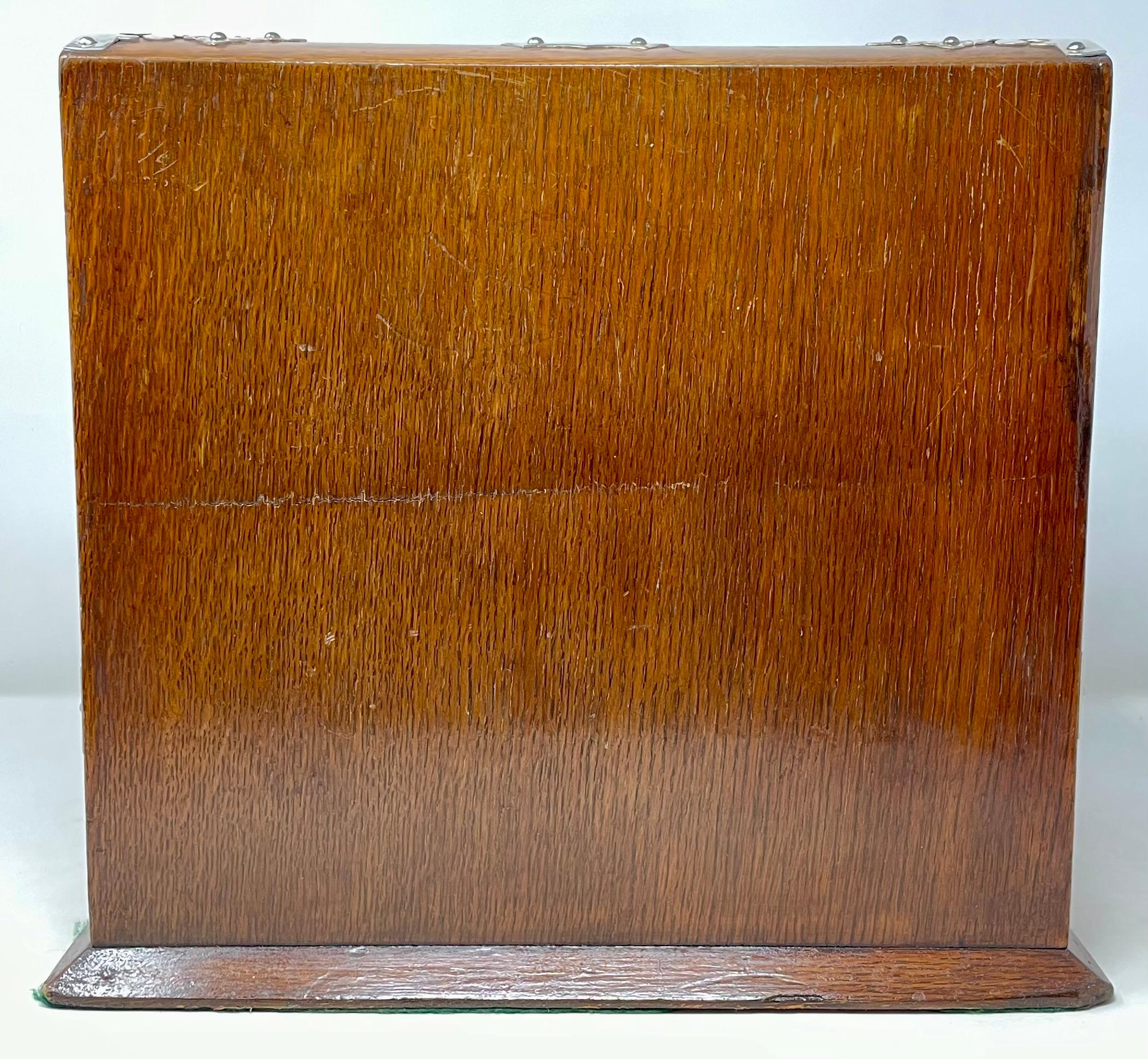 Antike englische versilberte Eichenholz- und Kristall-Spielschachtel Tantalus, um 1880 im Angebot 3