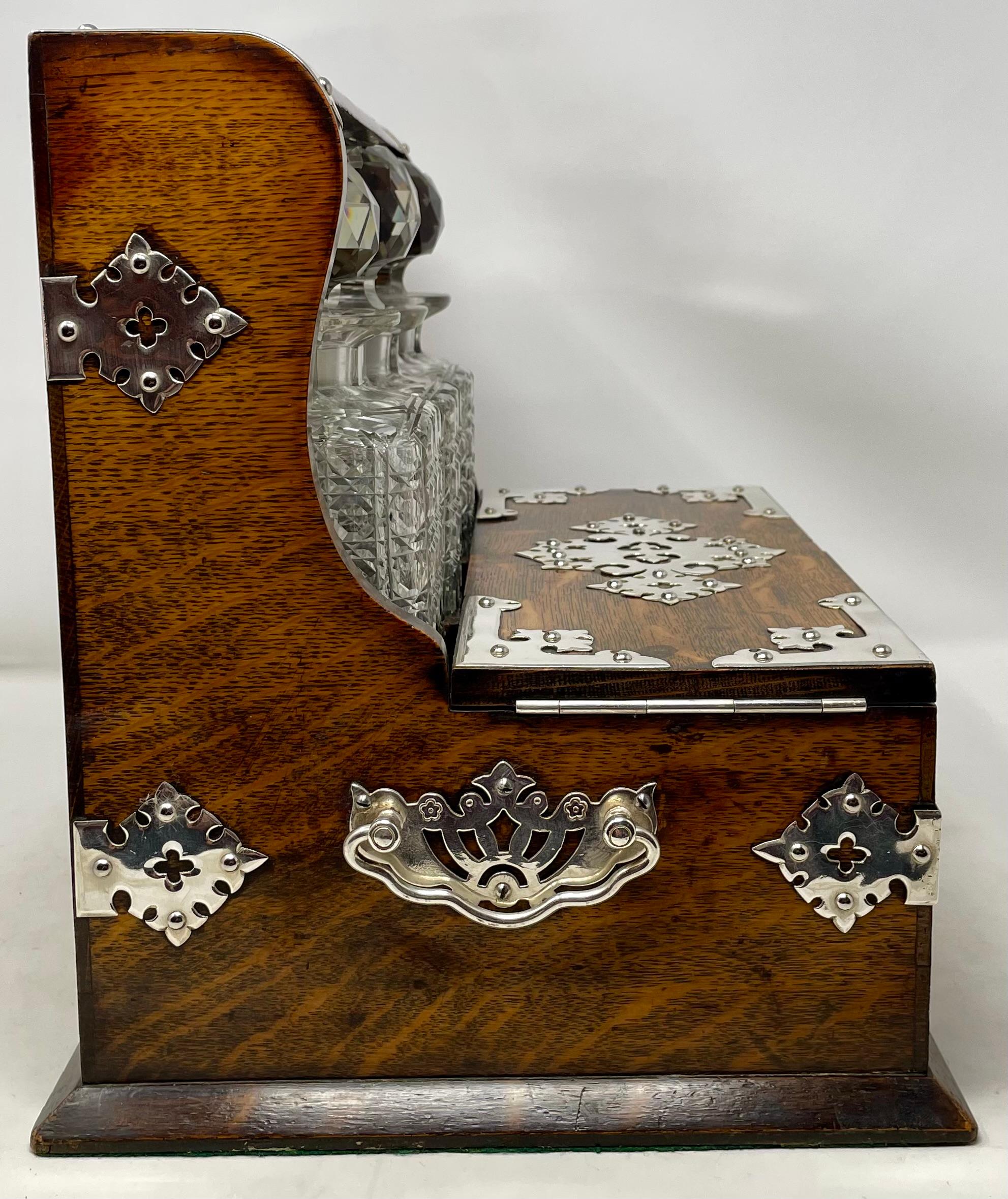 Ancienne boîte à jeux Tantalus en métal argenté, en Oak Oak et en cristal, vers 1880. en vente 6
