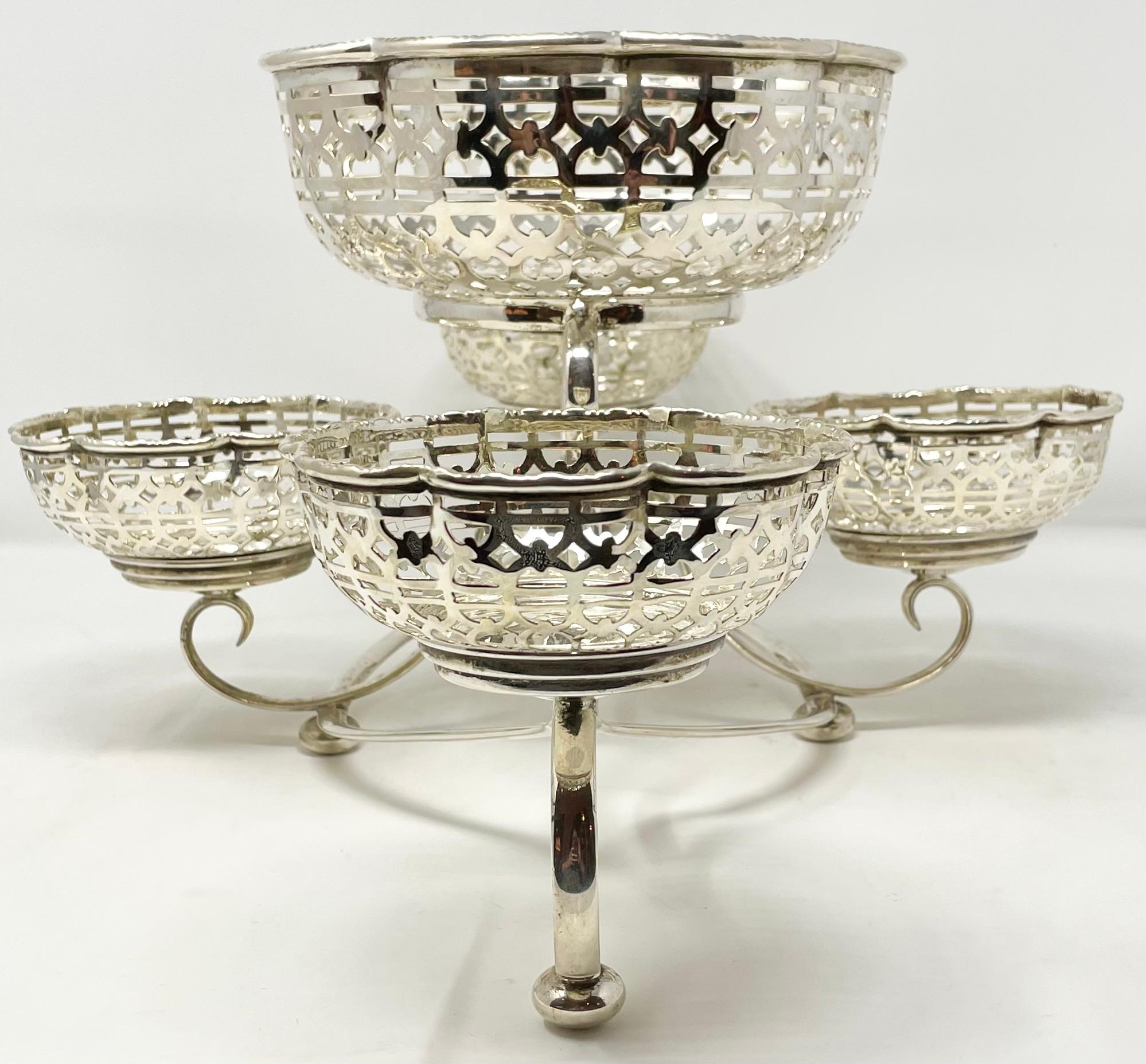 Antique English Silver-Plated 5 Piece Floral Epergne with Piercework, Circa 1900 In Good Condition For Sale In New Orleans, LA