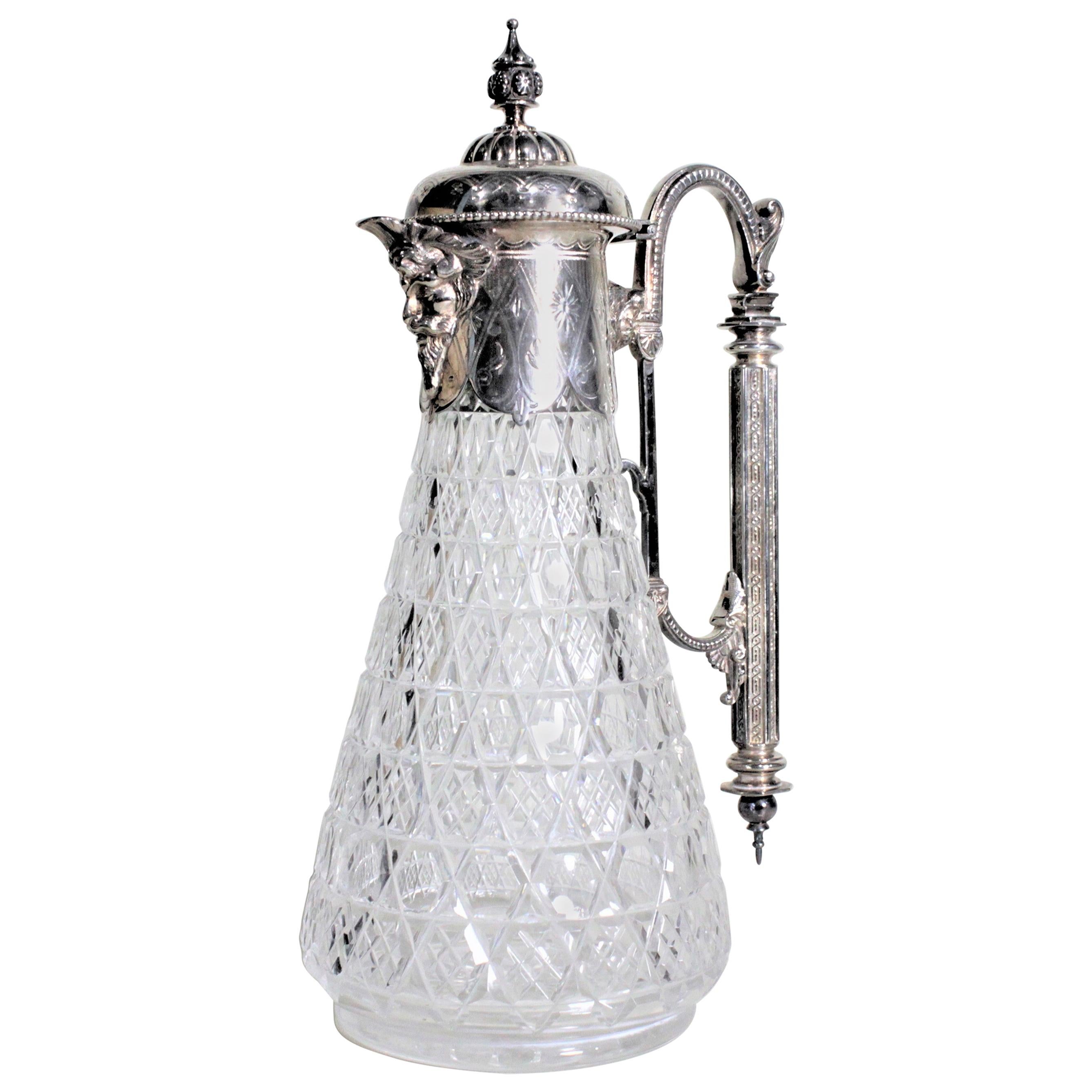 Antigua jarra o decantador inglés de clarete chapado en plata y cristal tallado